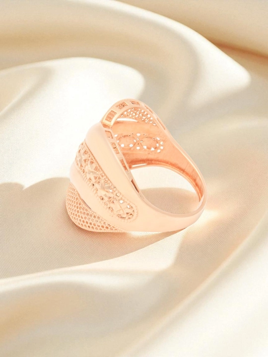 Tilla uzuk 585 proba, og‘irligi 2,96 g, o‘lcham 17–21