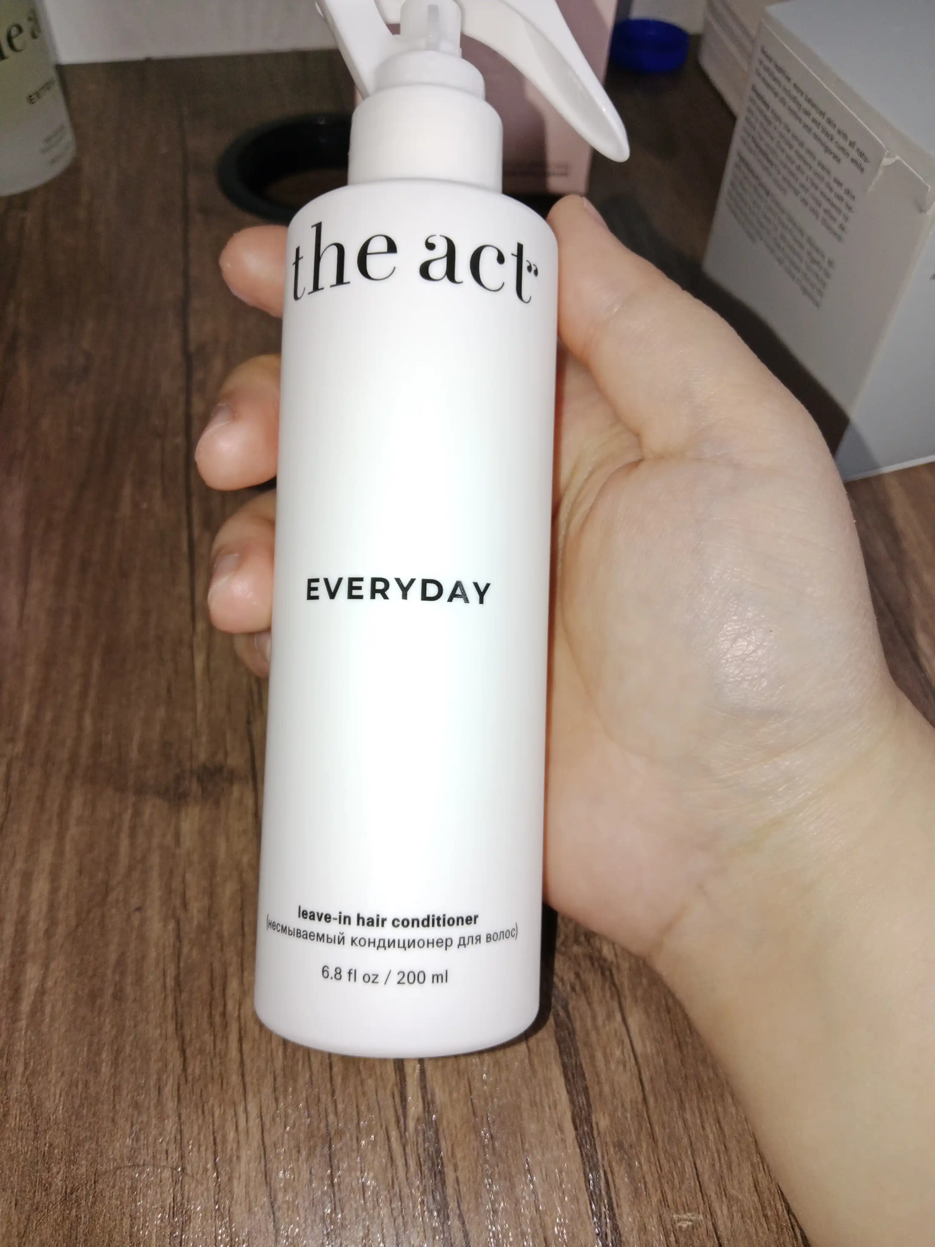 The Act Professional soch parvarishi uchun termohimoya krem-sprey, namlovchi va tiklovchi