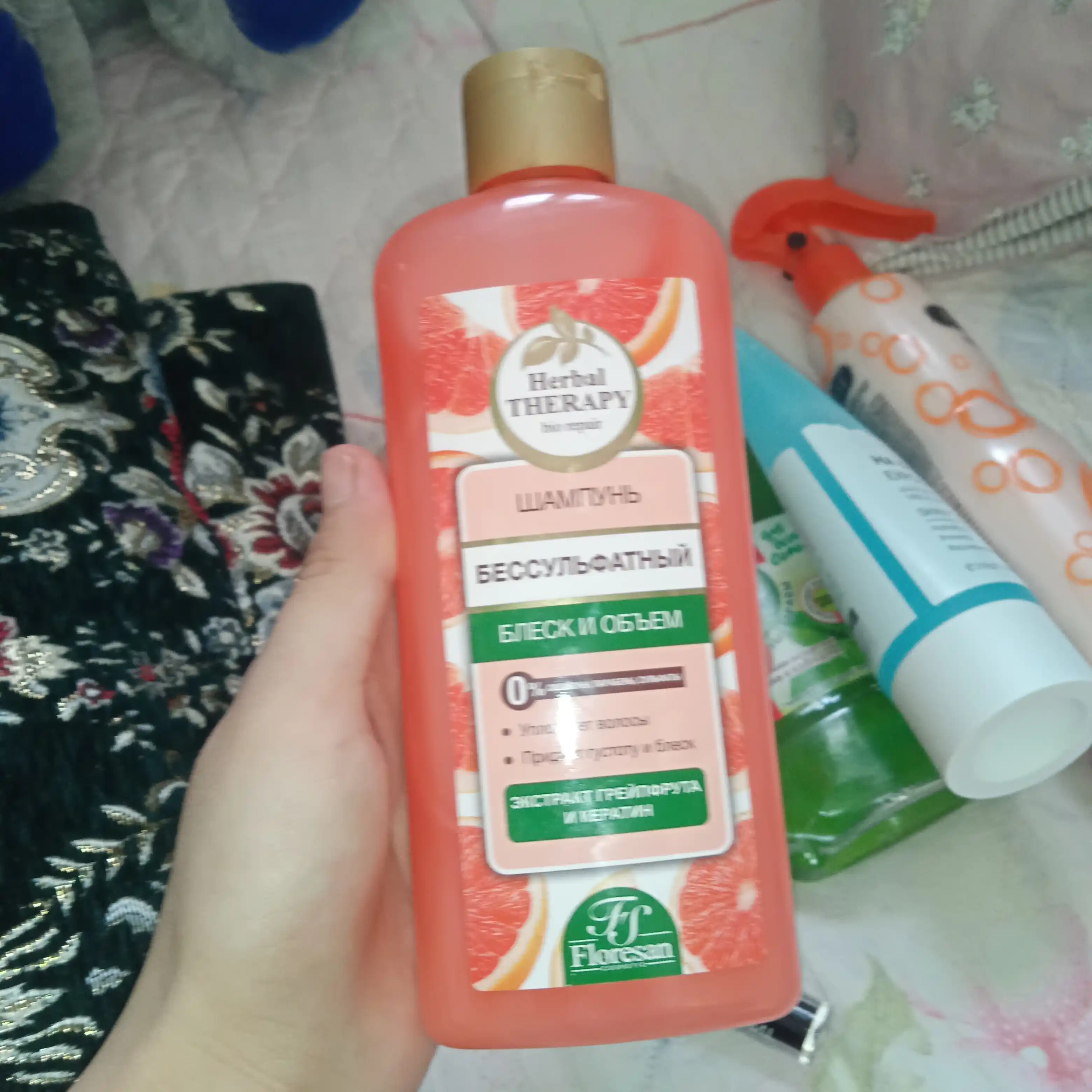 Sulfatsiz shampun Floresan, Herbal Therapy yorqinlik va hajm, 400 ml