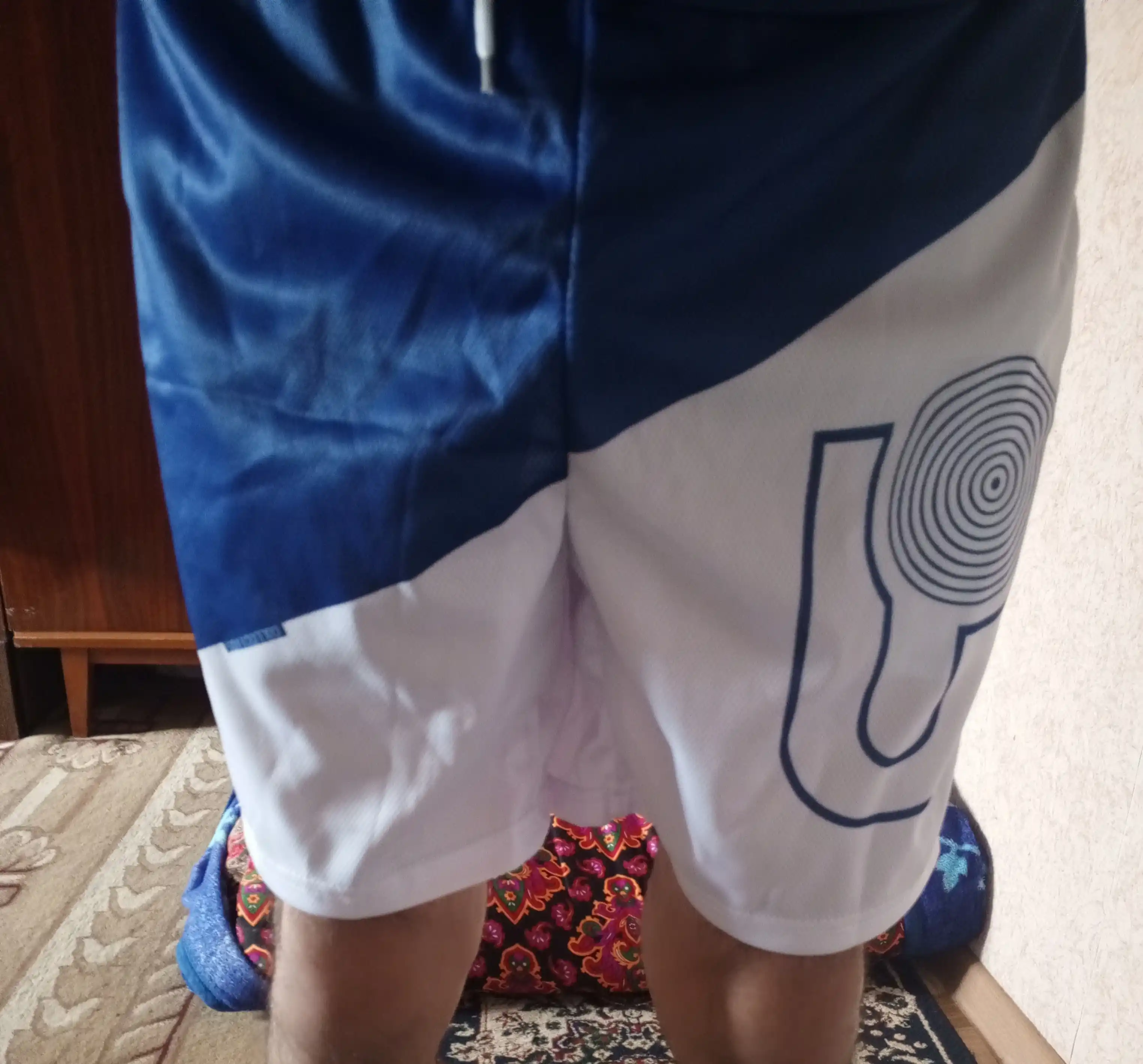 Erkaklar uchun sport kiyimlar komplekti (futbolka + shortik)