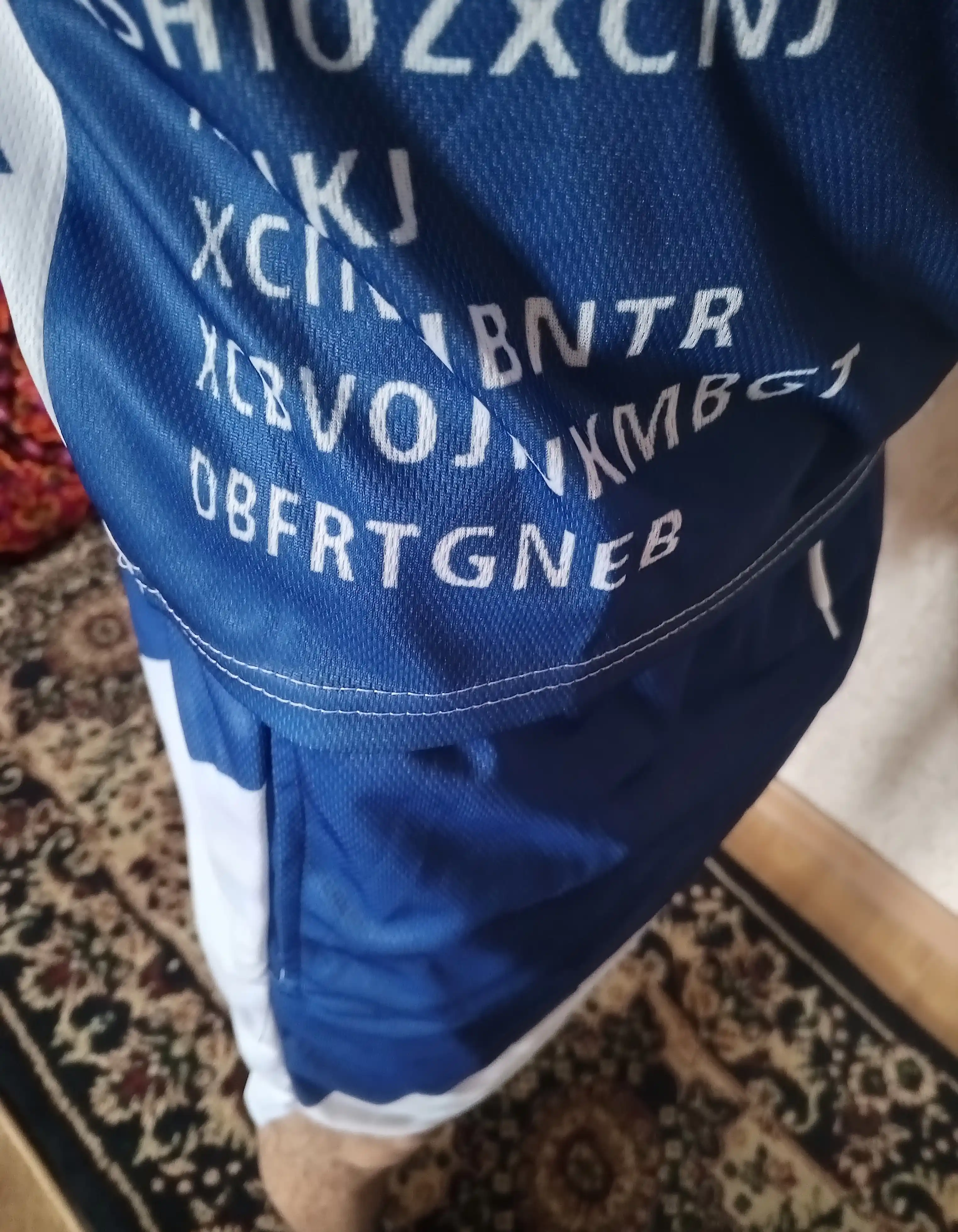 Erkaklar uchun sport kiyimlar komplekti (futbolka + shortik)