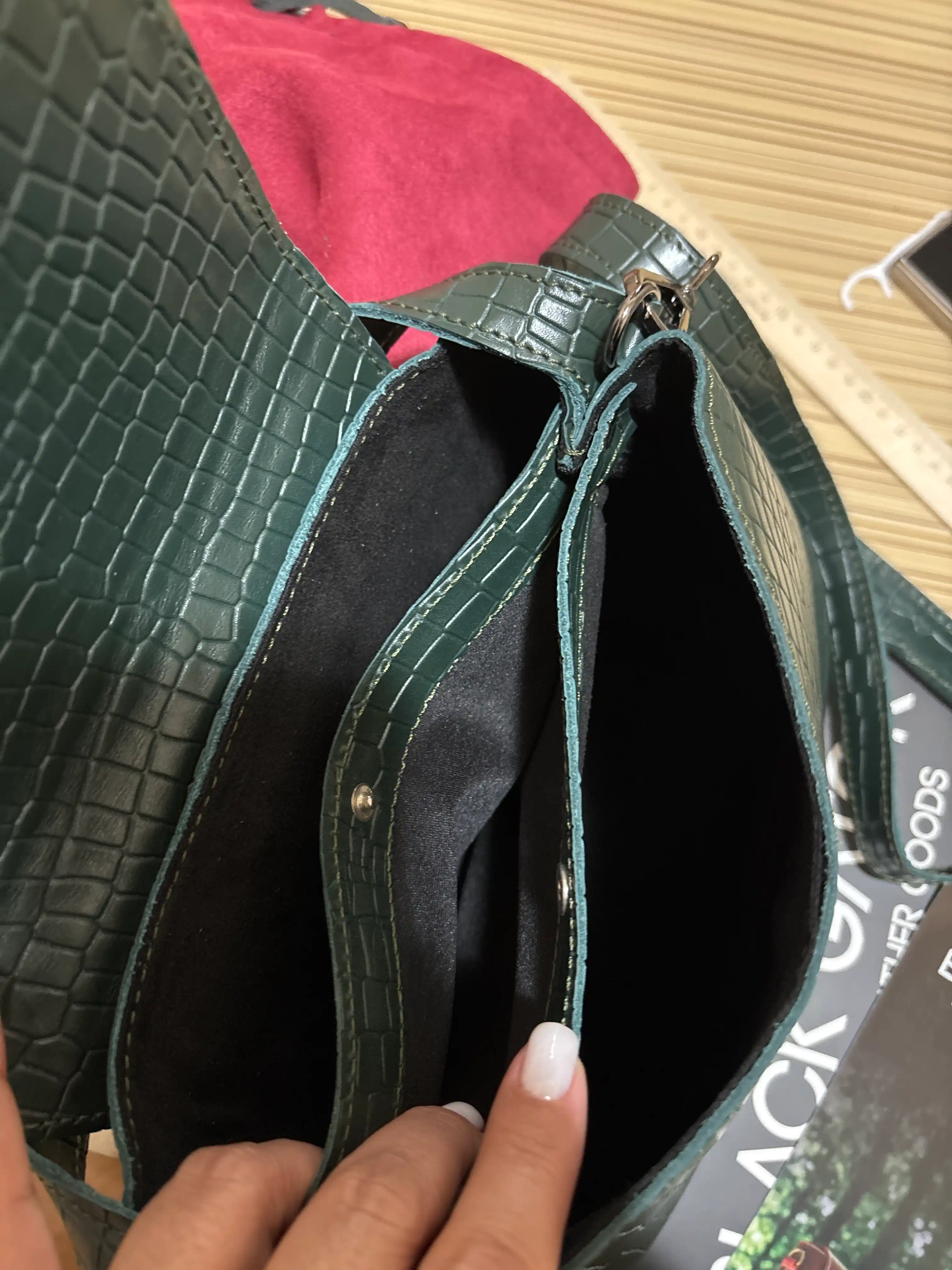 Ayollar sumkasi tabiiy charmdan Black Gator