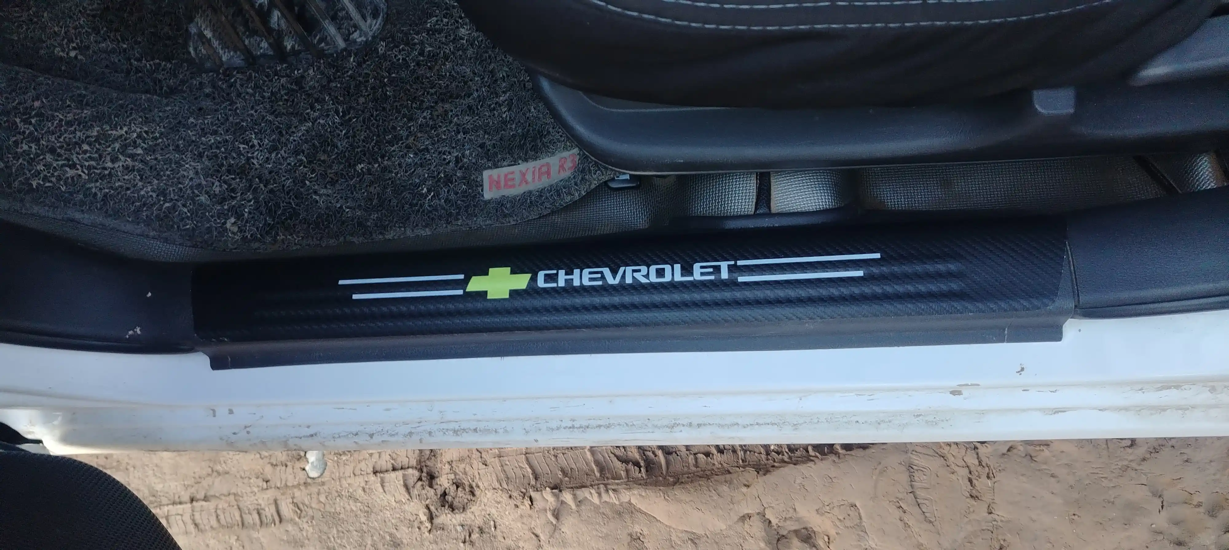 Накладки на пороги автомобиля, карбоновые, наклейки защитные Chevrolet