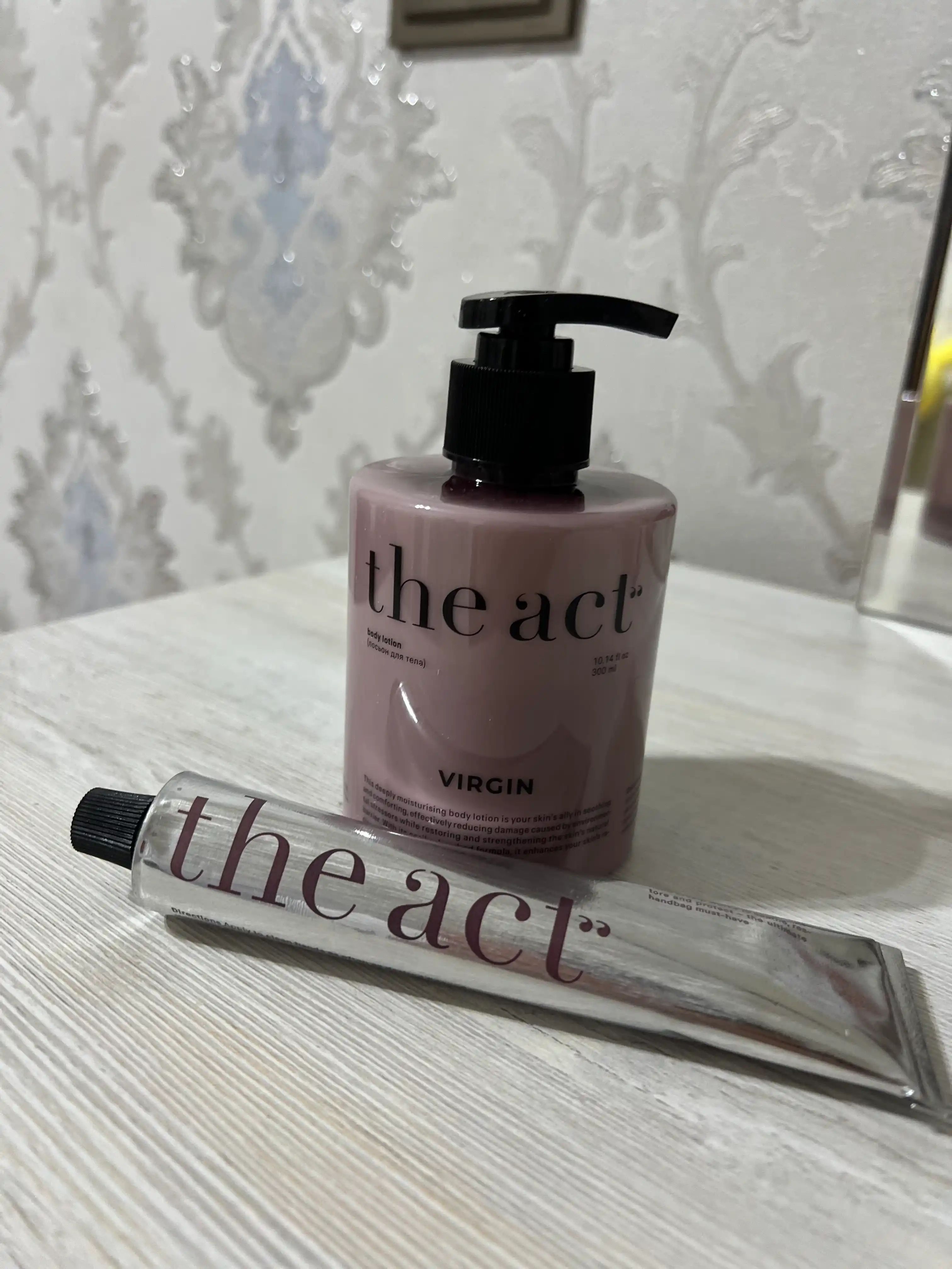 The Act Молочко для тела увлажняющее с пантенолом, парфюмированное питательное молочко