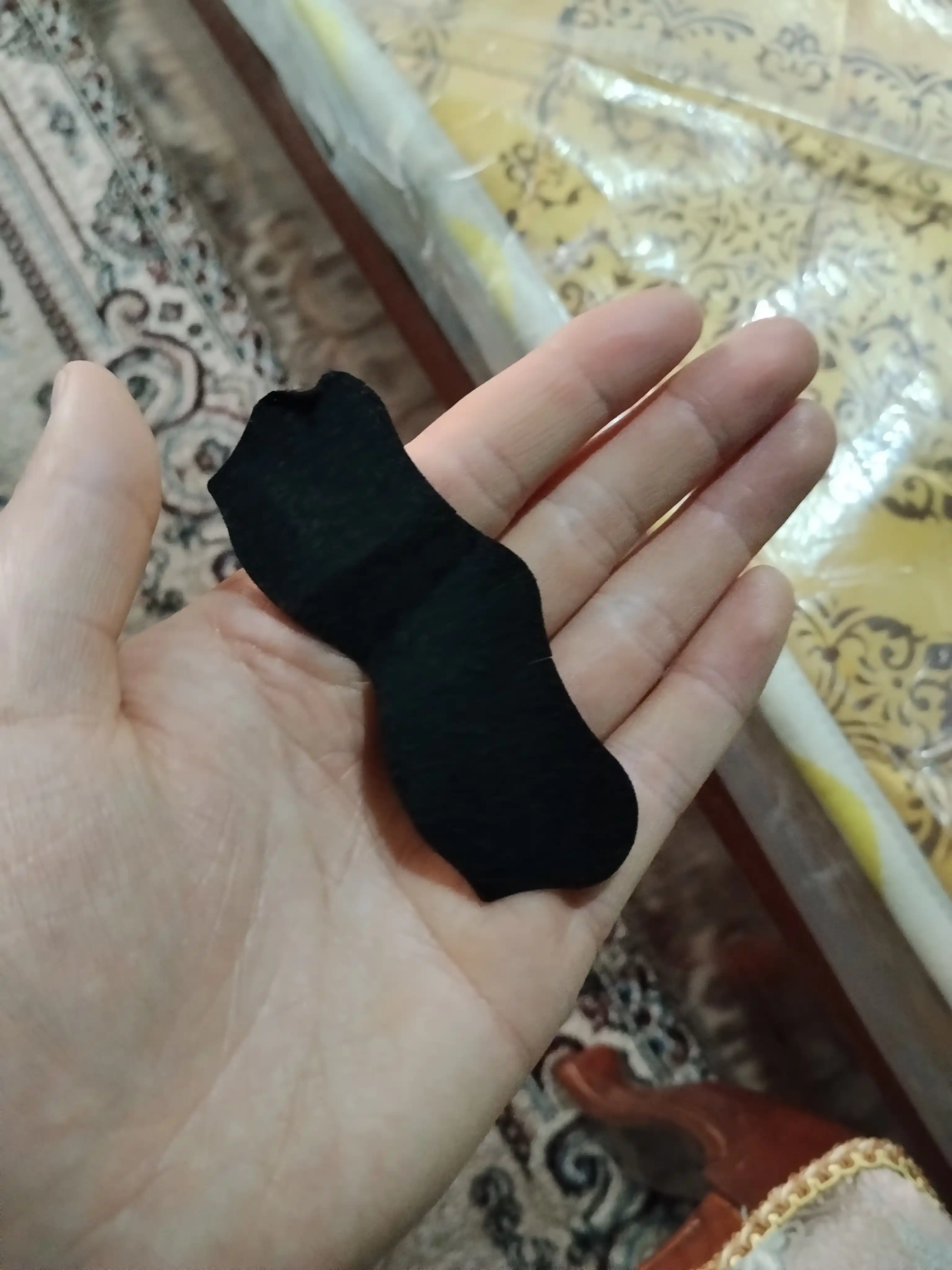 Burun usti qora nuqtalarni yo‘qotish uchun qora niqoblar