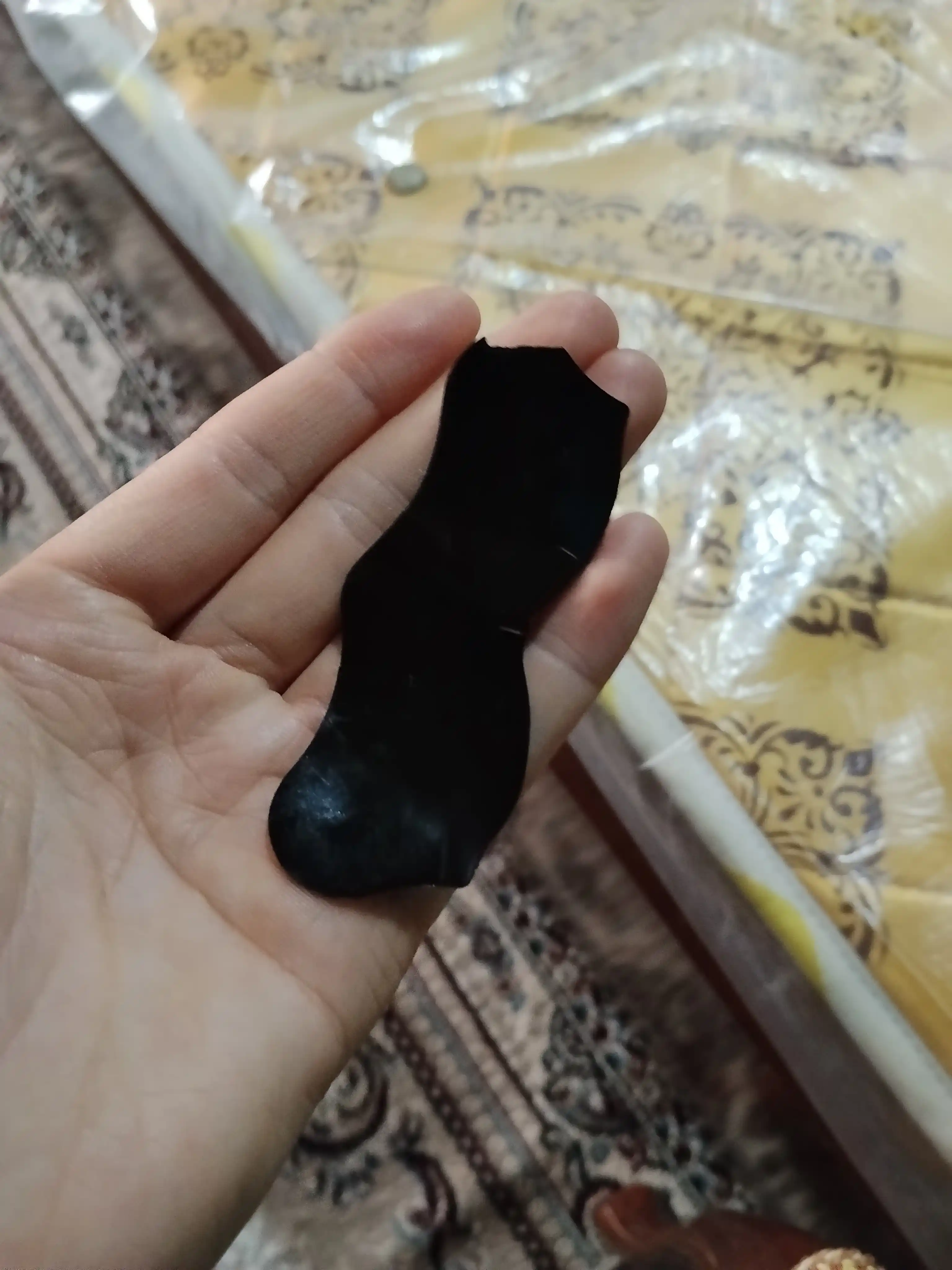 Burun usti qora nuqtalarni yo‘qotish uchun qora niqoblar