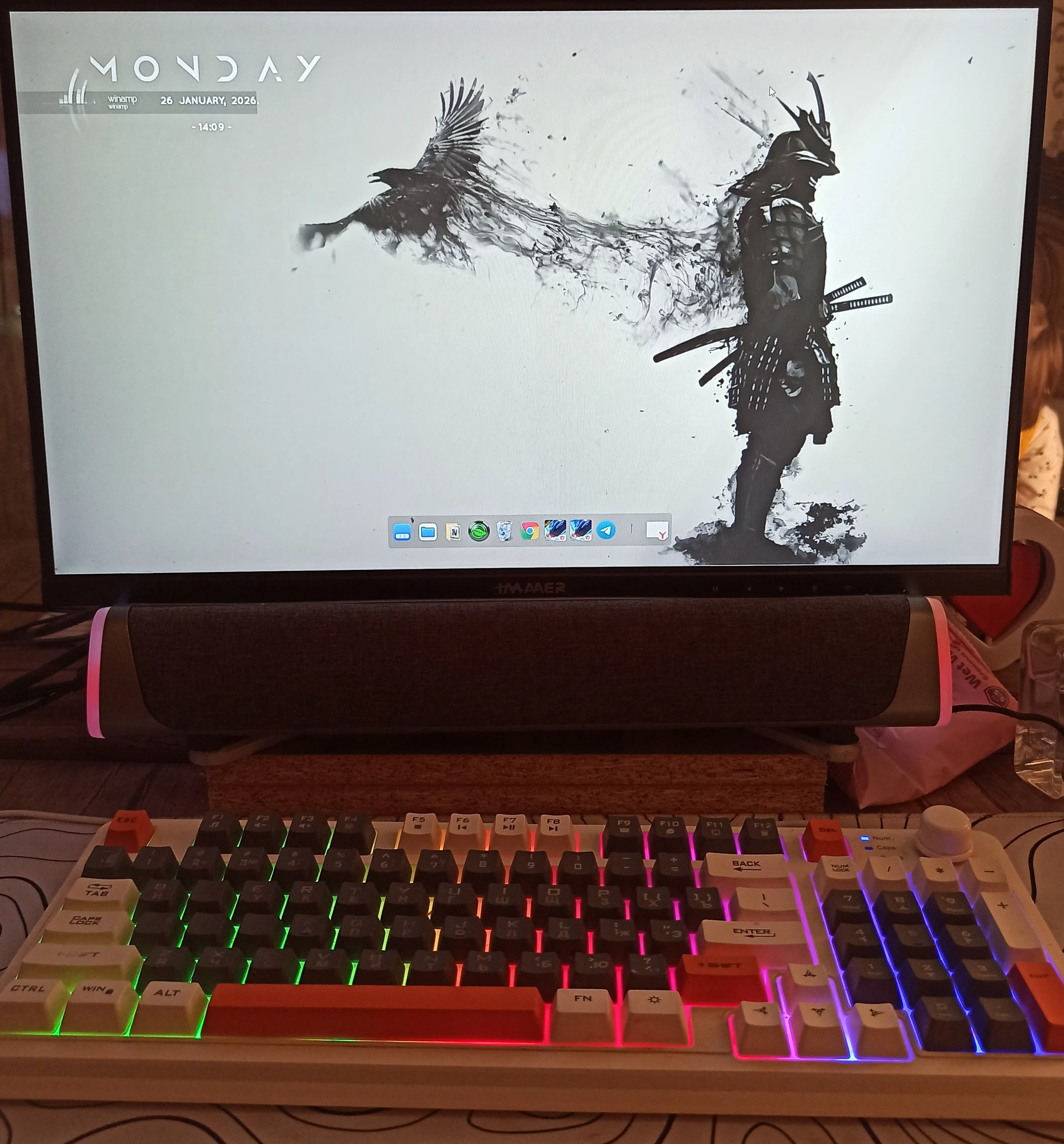 Simli kolonka kompyuter va telefon uchun, RGB yoritgichli soundbar