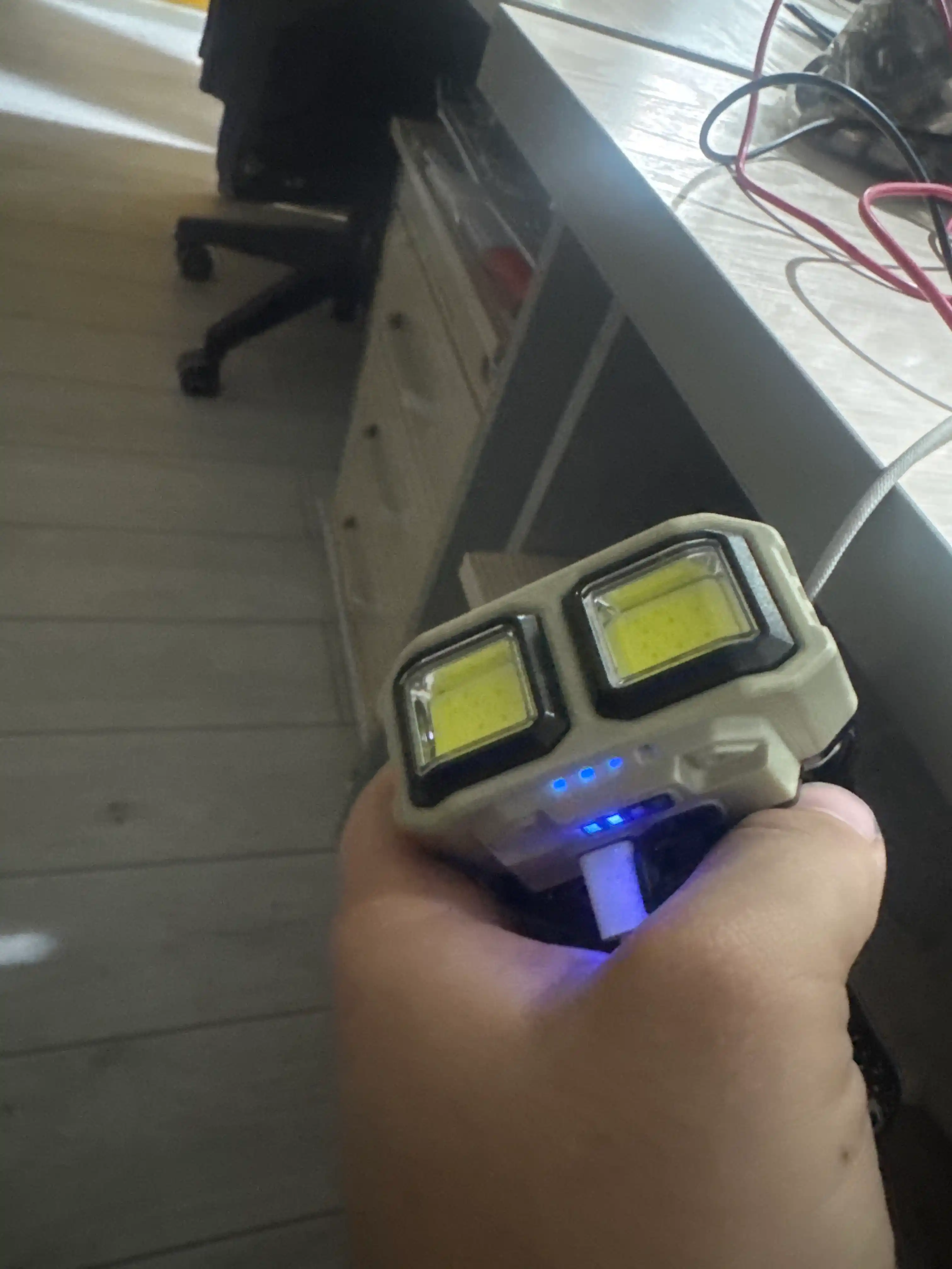 HX-816 peshona fonari - kuchli, yorug‘lik manbai LED fonar fanar