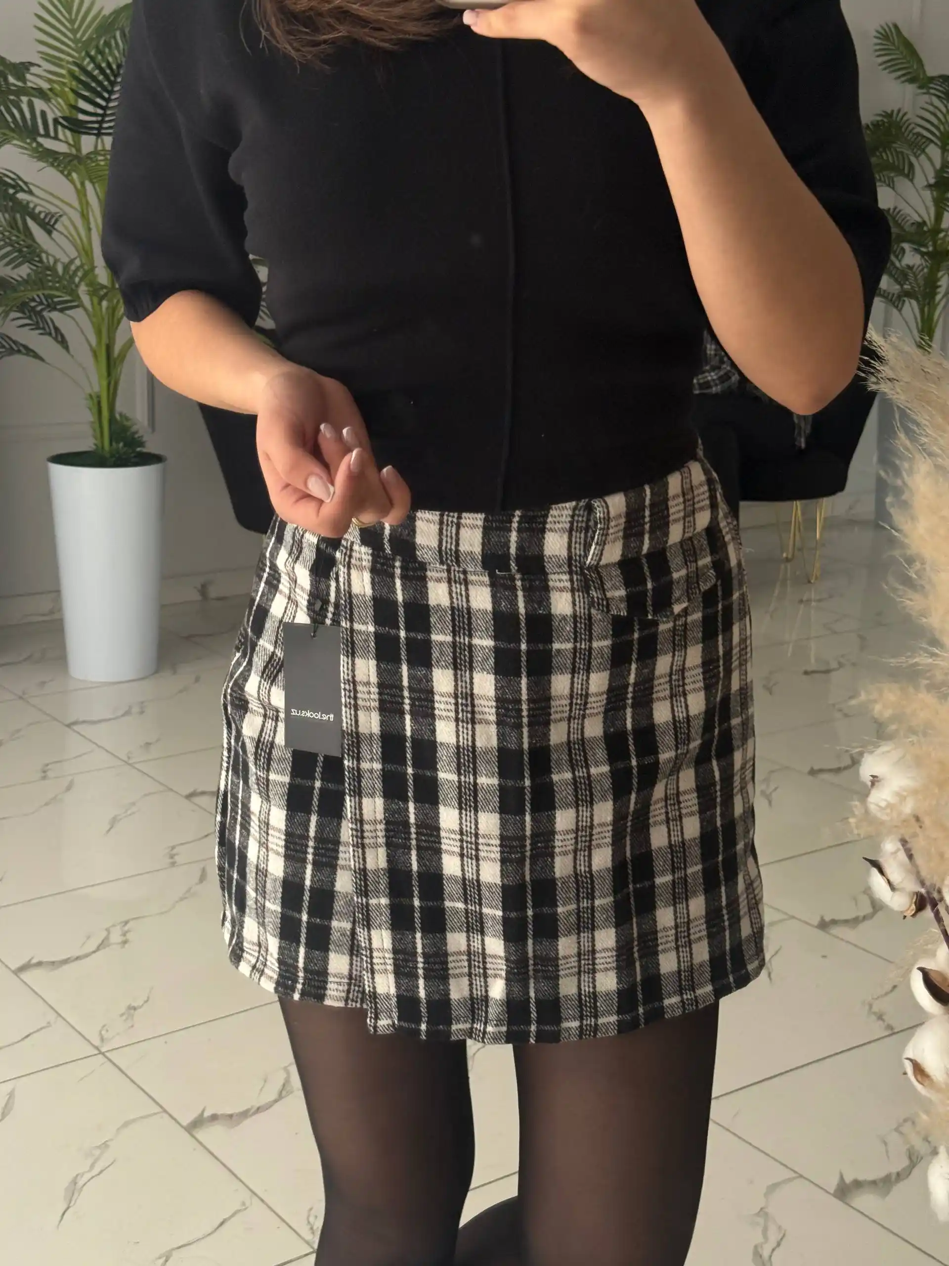 Asimmetrik mini yubka-shortilari