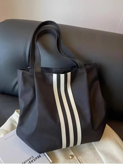 Katta ayollar uchun qora shopper sumka, yelkaga osib taqiladigan, ish va o‘qish uchun, A4