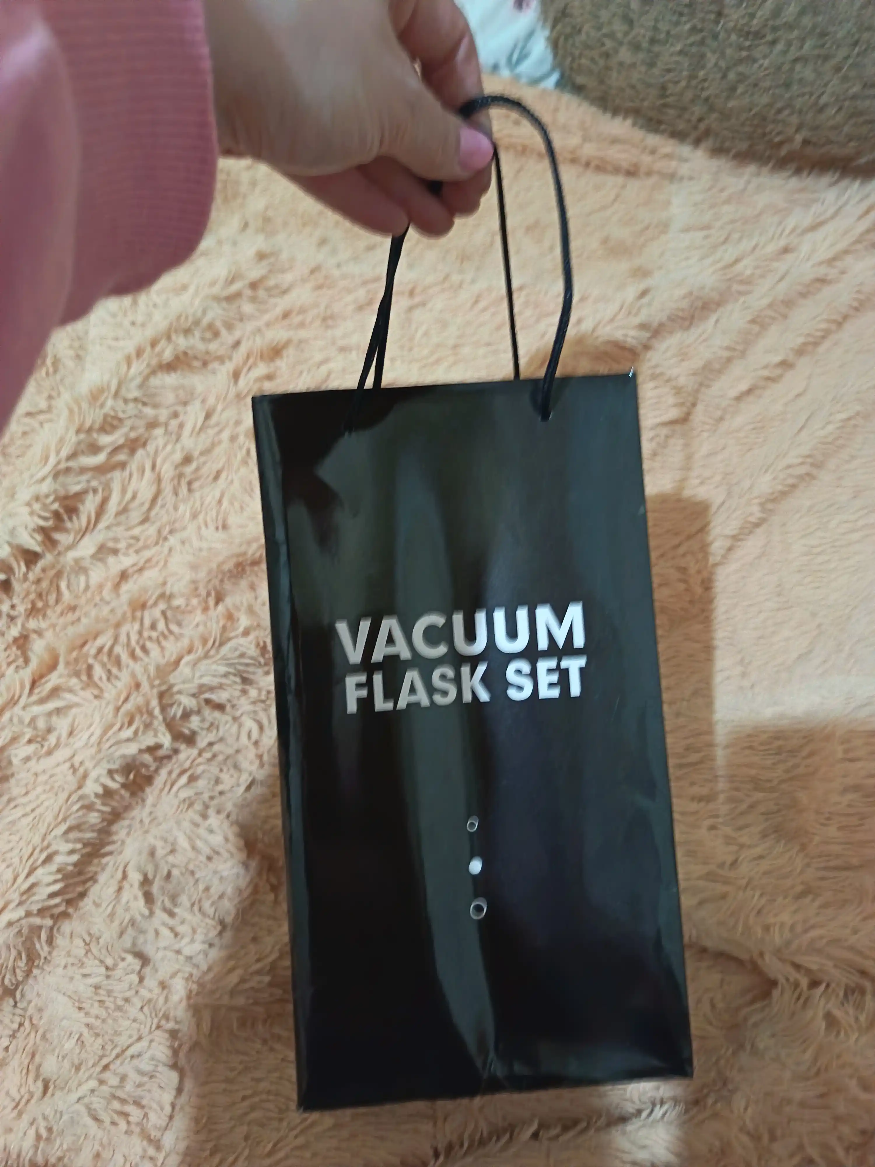 Termos - termokrujka, 3 piyoladan iborat sovg‘a to‘plami, 500 ml