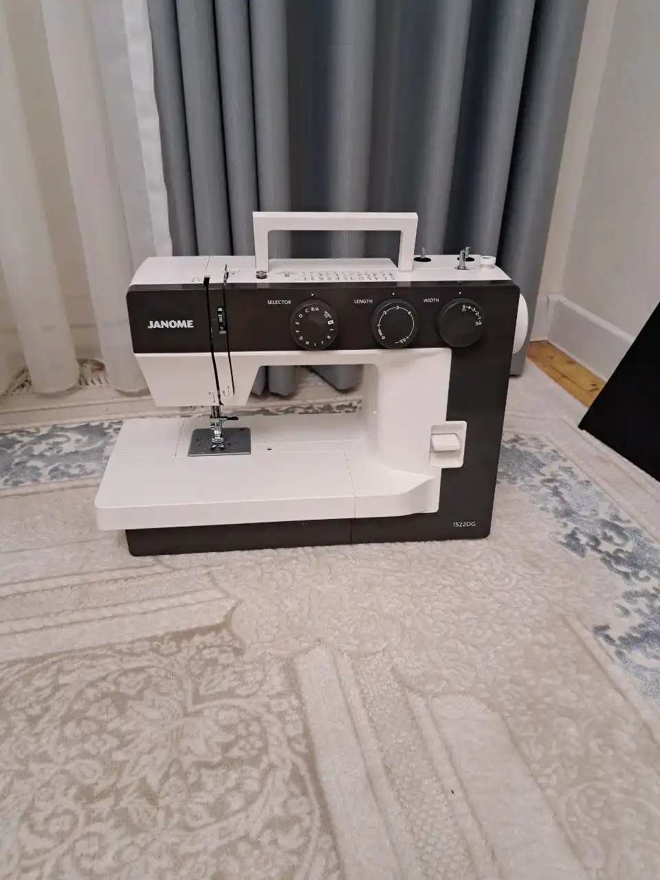 Швейная машина Janome 1522DG
