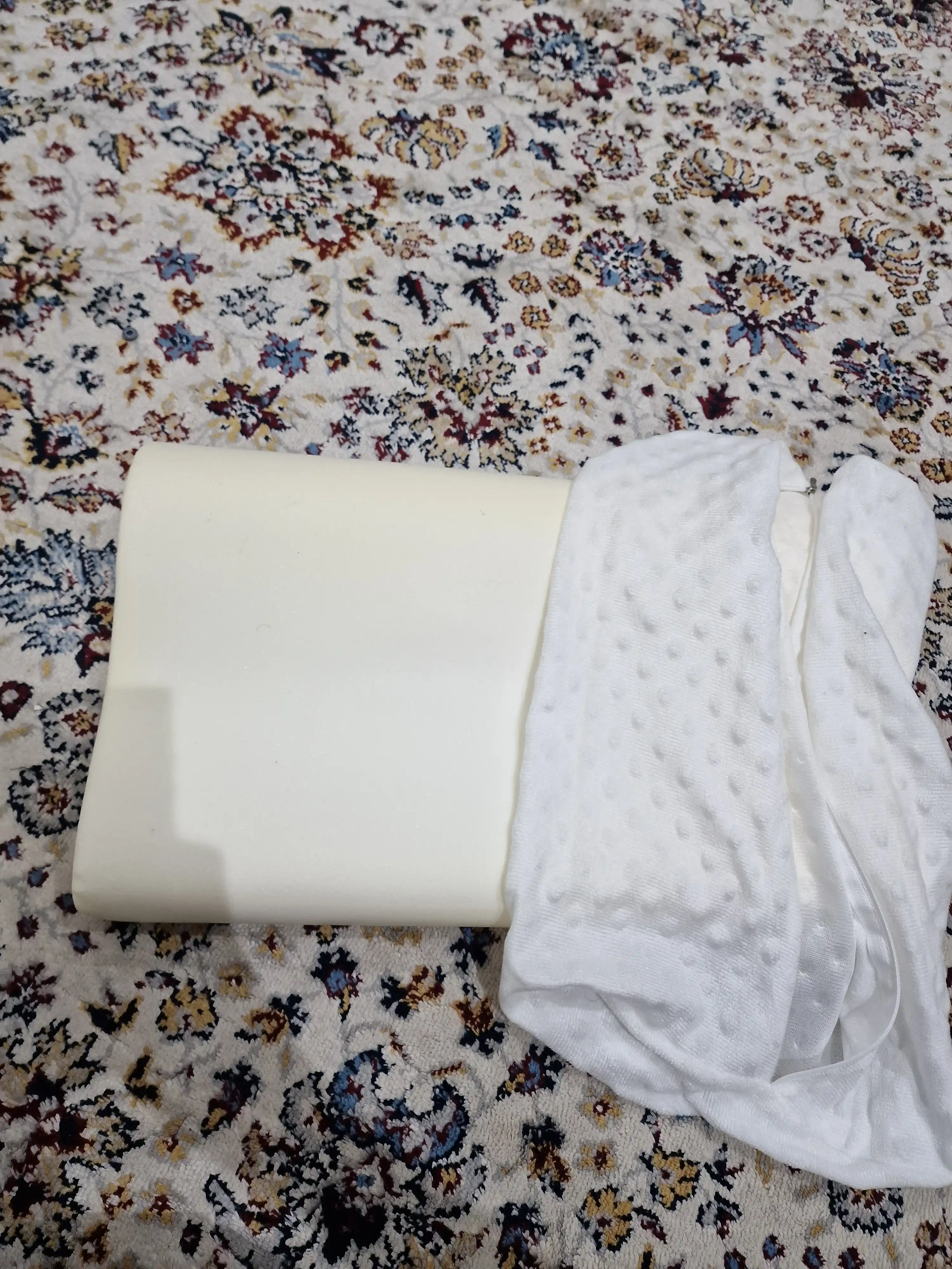 Ortopedik uyqu yostigi Memory Foam, bo‘yin va umurtqa uchun, gipoallergen, anatomik shakl