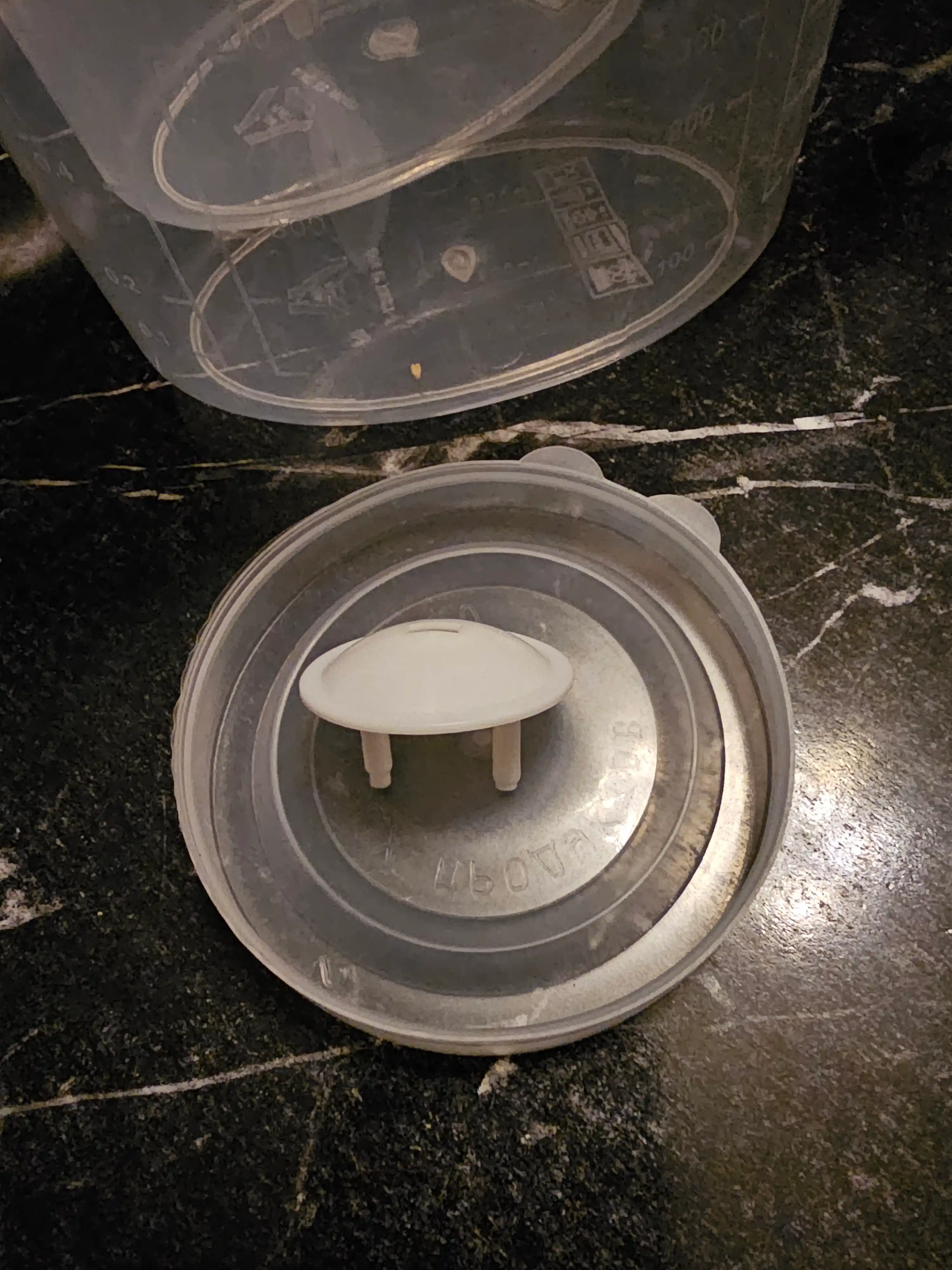 Plastmassa o‘lchov idishi, o‘lchov 0,10 litr - 0,25 litr - 0,5 litr - 1,0 litr - 1,8 litr