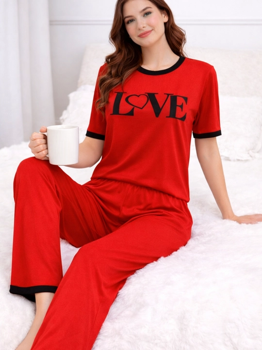 Ayollar uchun uy uchun to'plam, 3 tasi 1 da pijama, razmer standart 46-48-50-52, viskoza