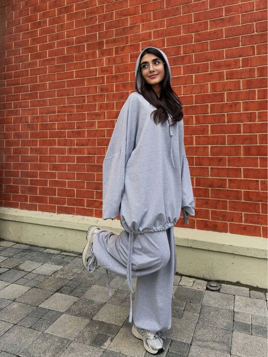 Ayollar sport kostyumi ikki qismli, hudi va jogger shim oversize, kundalik to‘plam