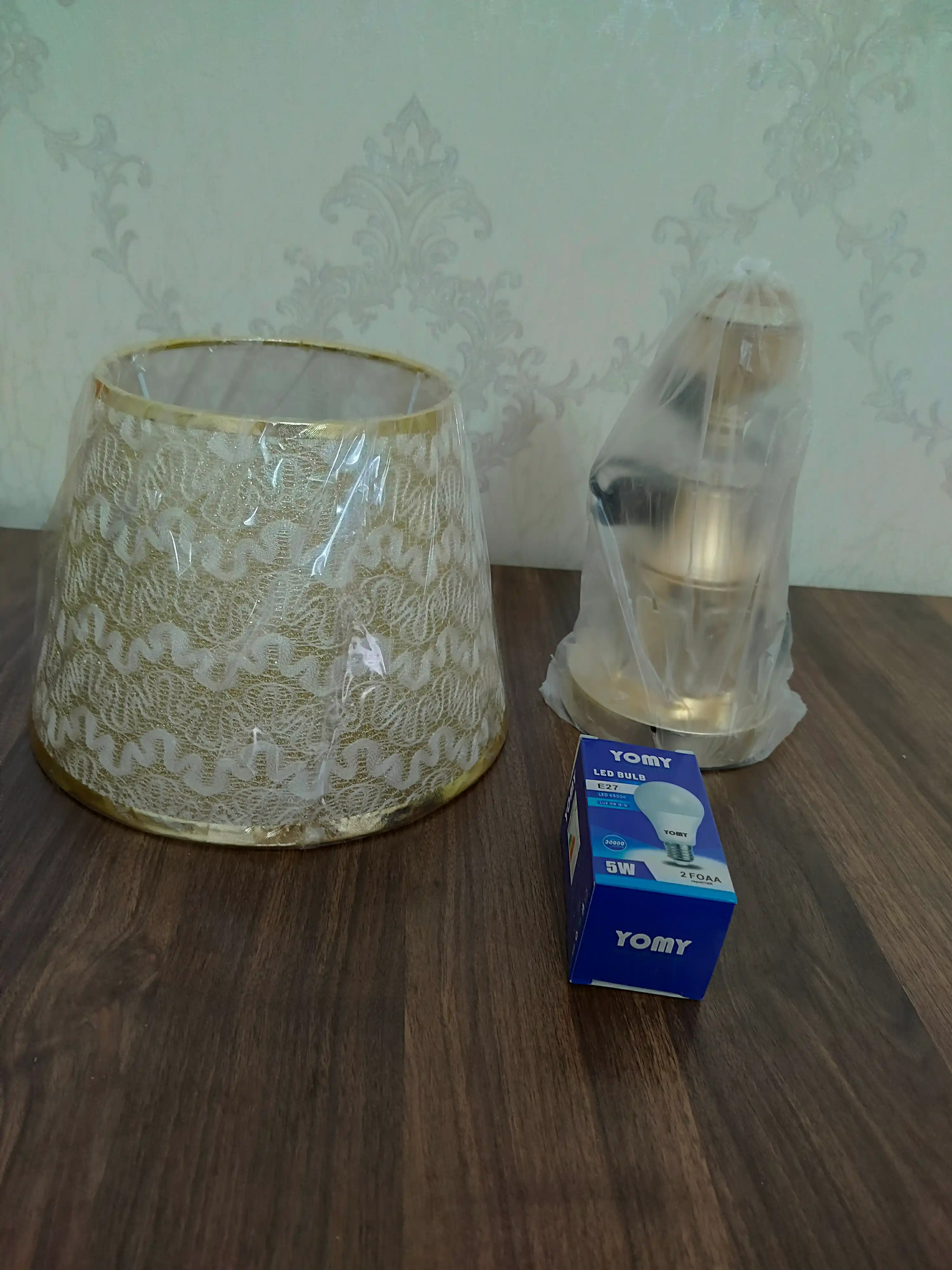 Stol lampasi, abajurli chiroq, klassika