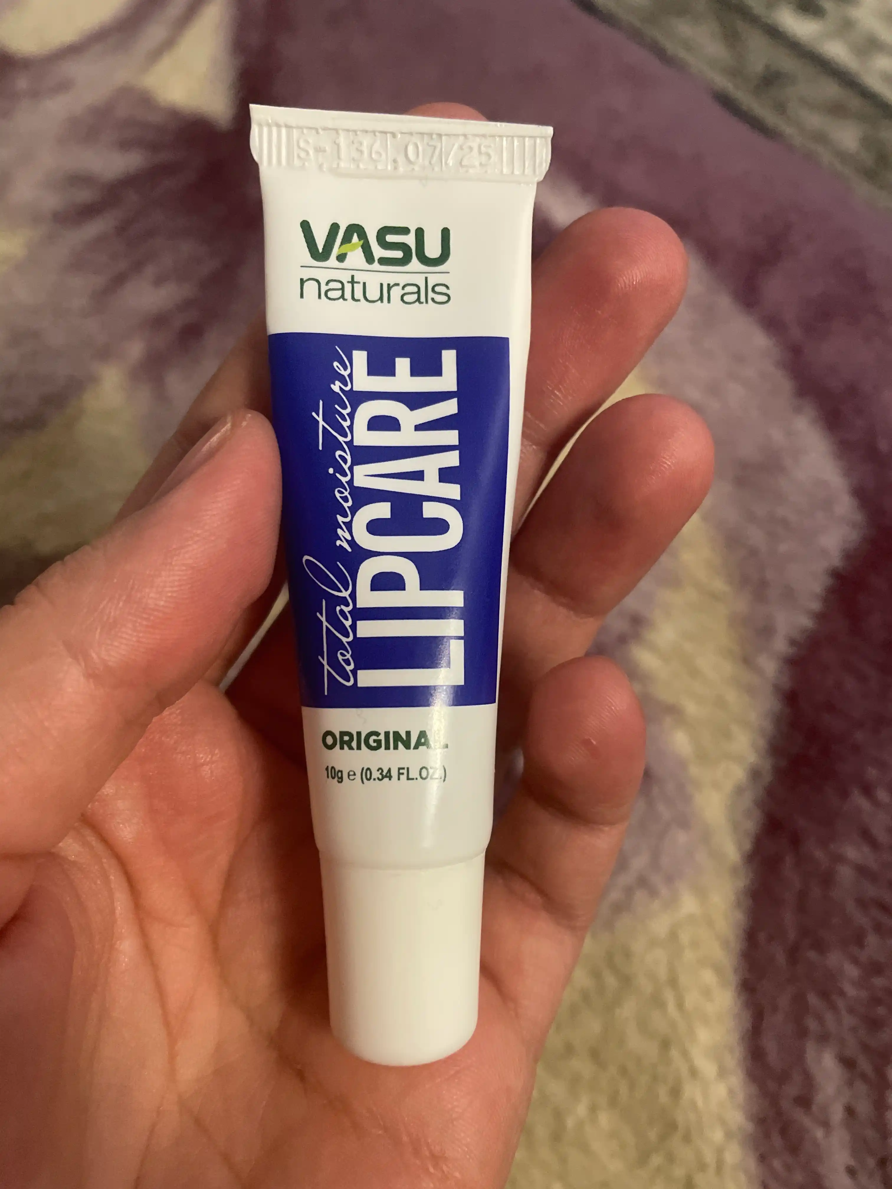 Vasu Lipcare 10 g lab balzami — namlantirish, oziqlantirish, quruqlikdan himoya