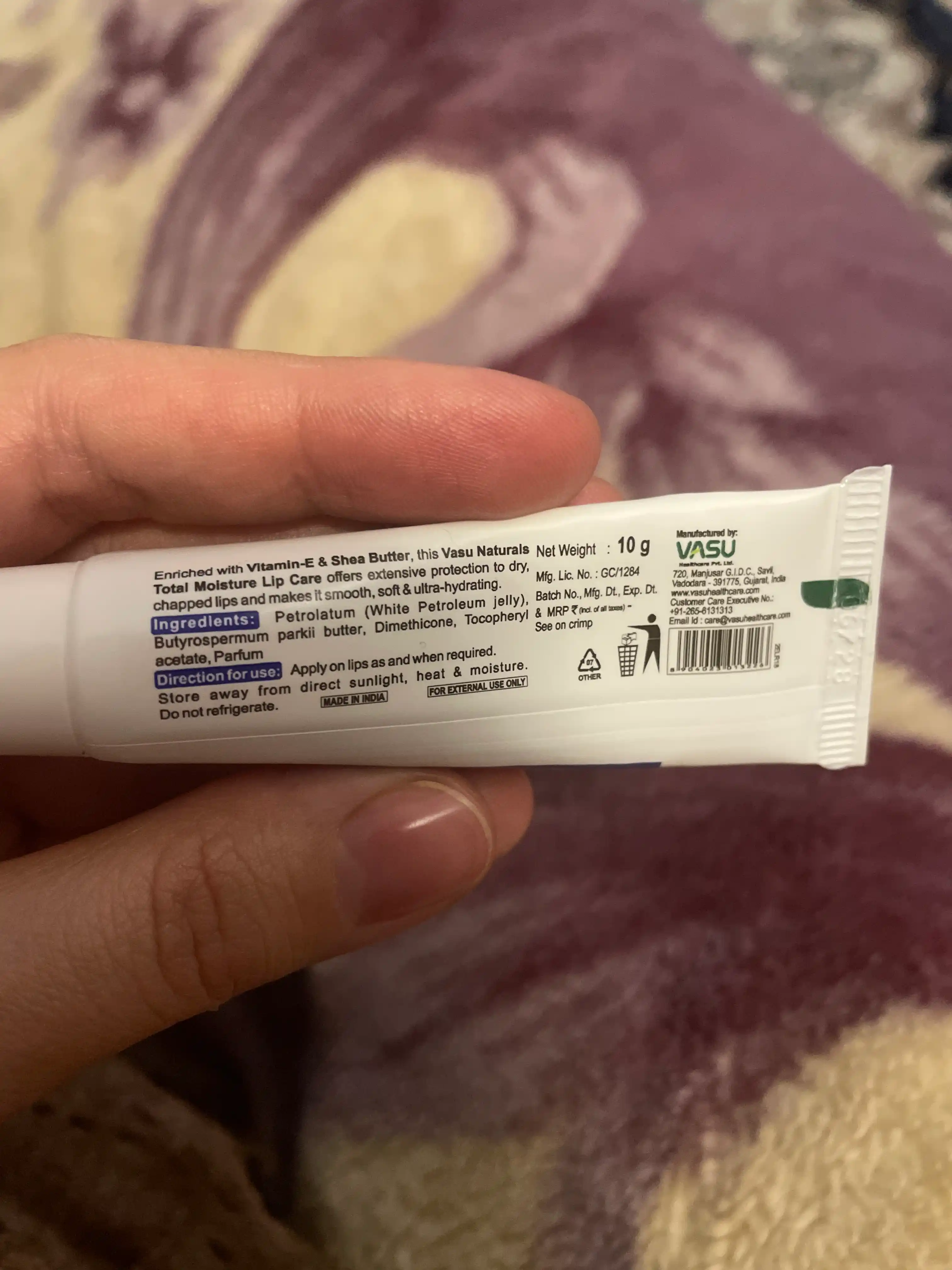 Vasu Lipcare 10 g lab balzami — namlantirish, oziqlantirish, quruqlikdan himoya