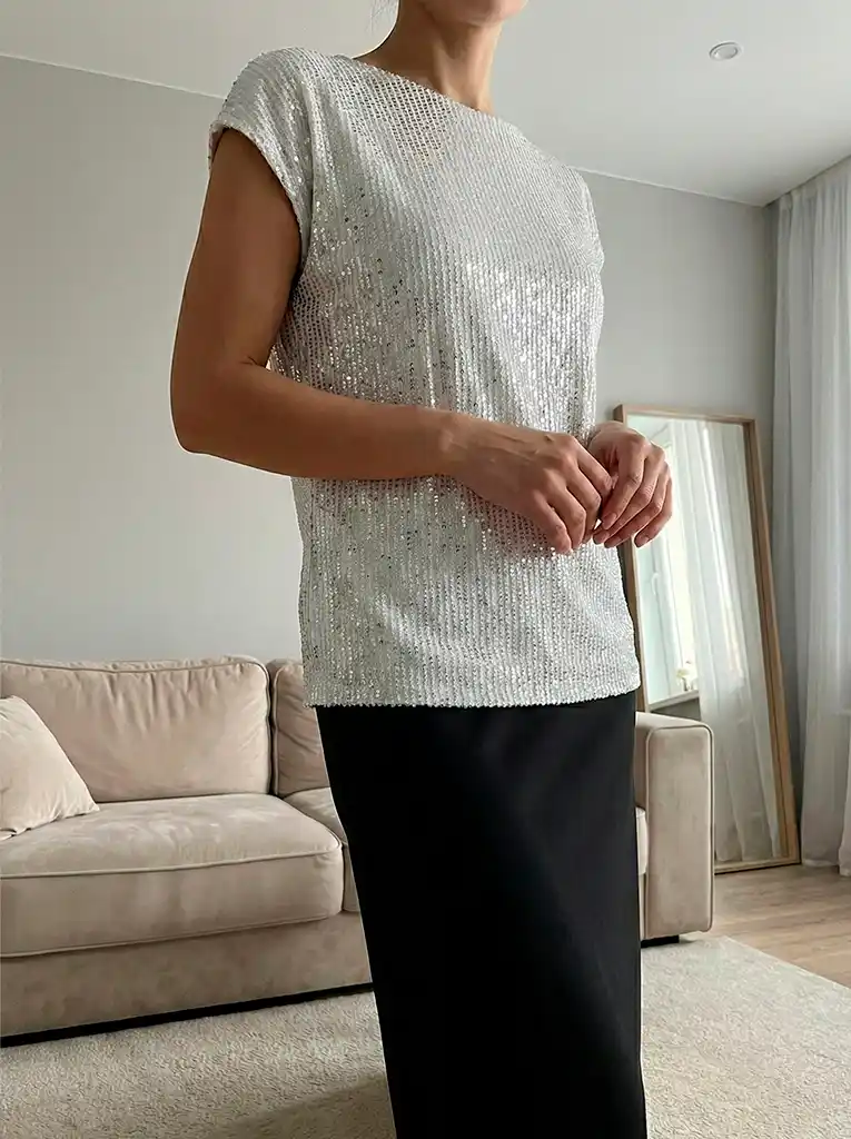 Ayollar uchun top, yaltiroq, ayollar bluzkasi, topik