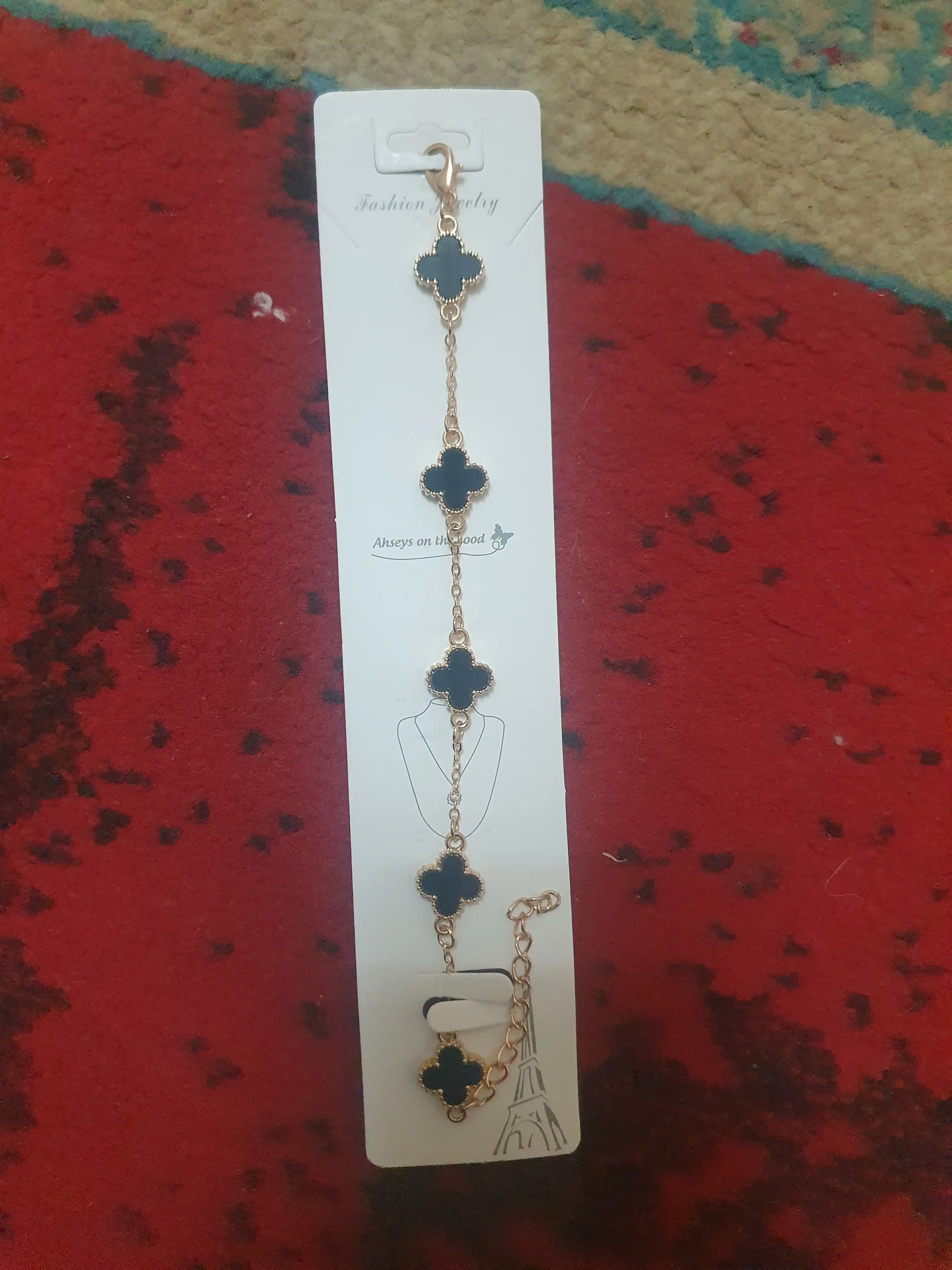 Ayollar va qizlar uchun bilaguzuklar, Van Cleef taqinchoqlari