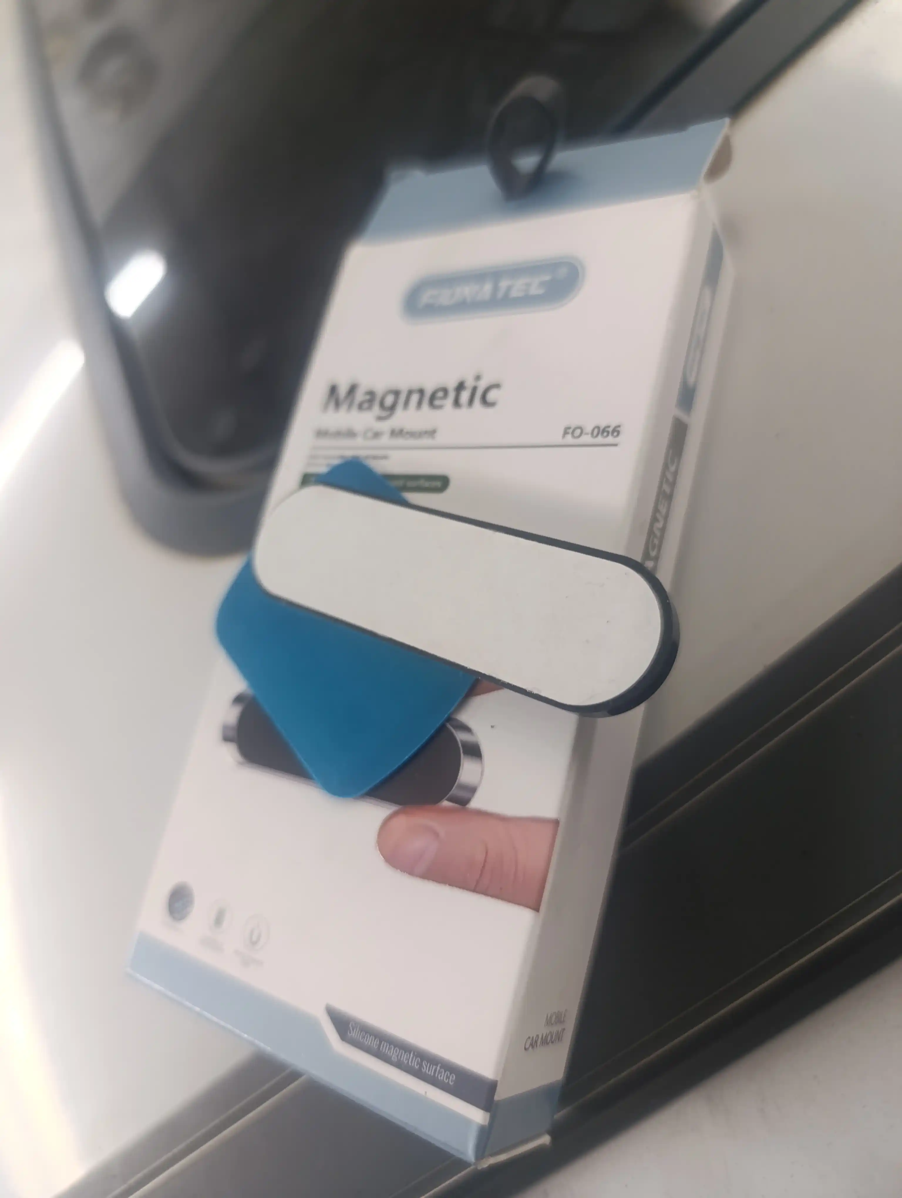 Telefon uchun magnitli avtomobil ushlagichi, panelga o‘rnatish uchun