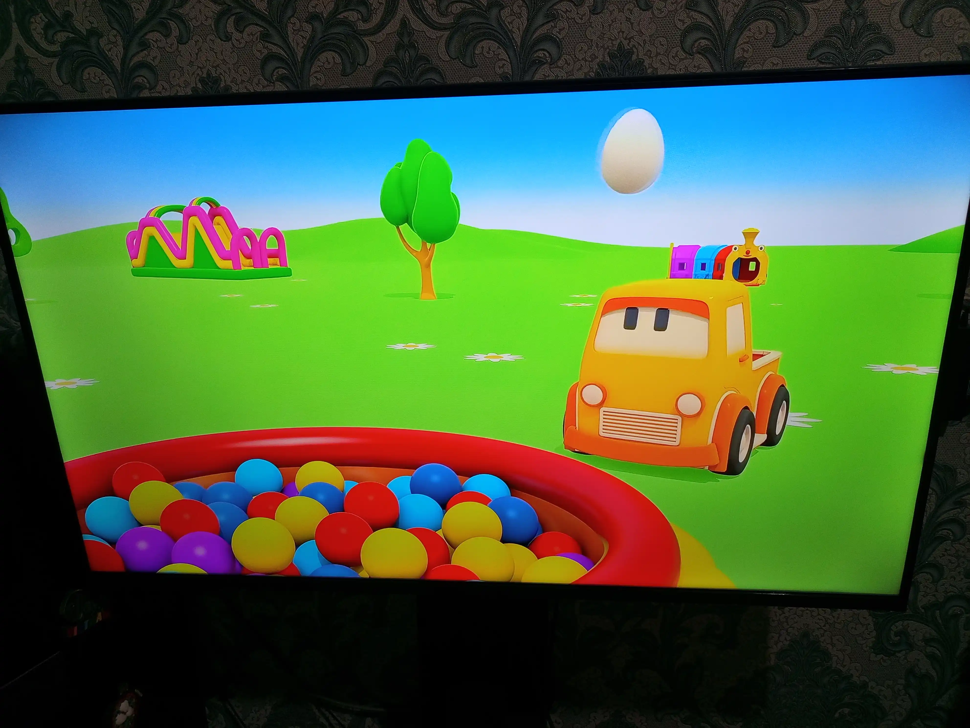 Телевизор BQ SMART TV 4K UltraHD, WebOS Hub, диагональ 43", 55", 3 HDMI, 2 USB