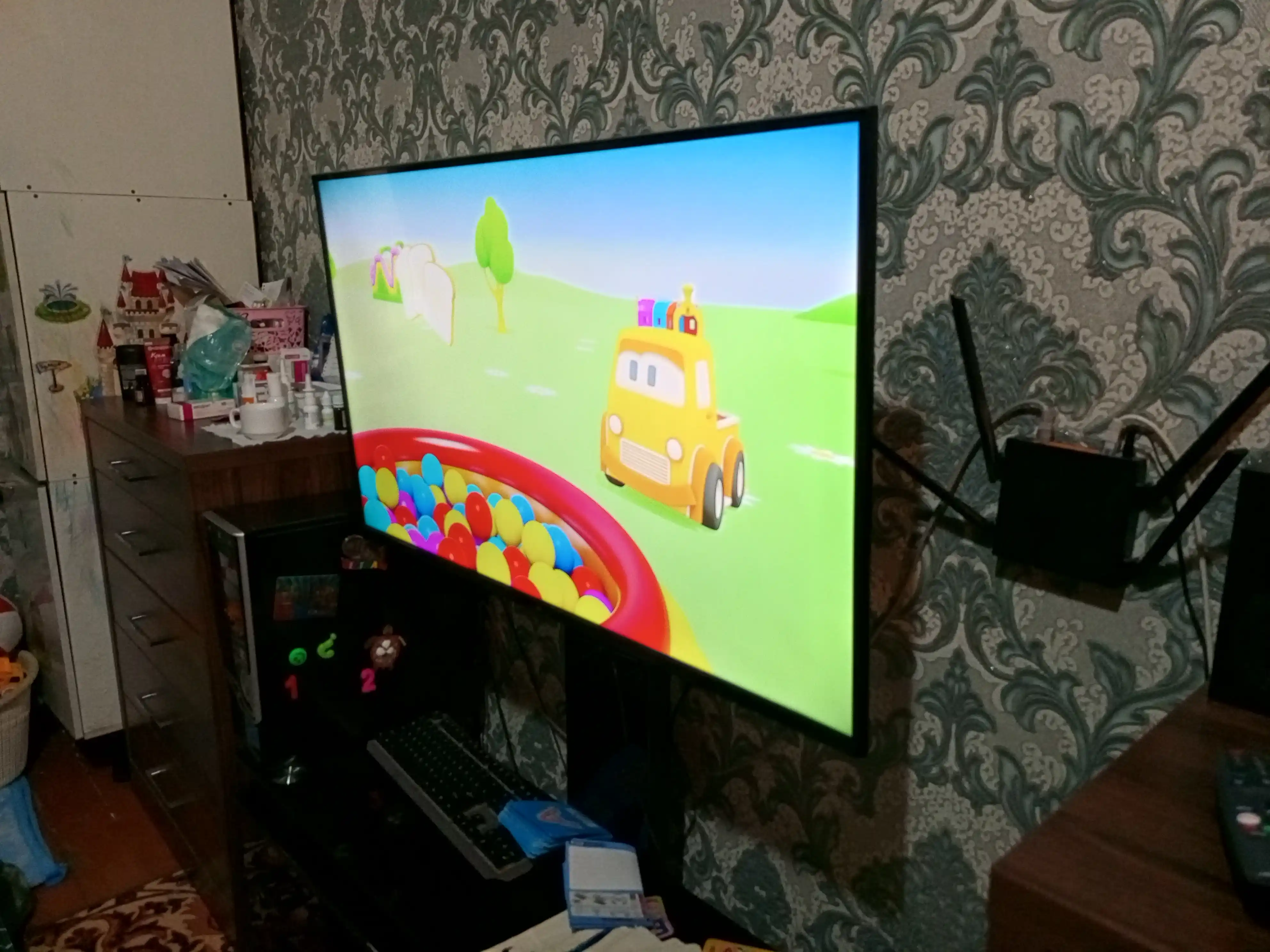 Телевизор BQ SMART TV 4K UltraHD, WebOS Hub, диагональ 43", 55", 3 HDMI, 2 USB