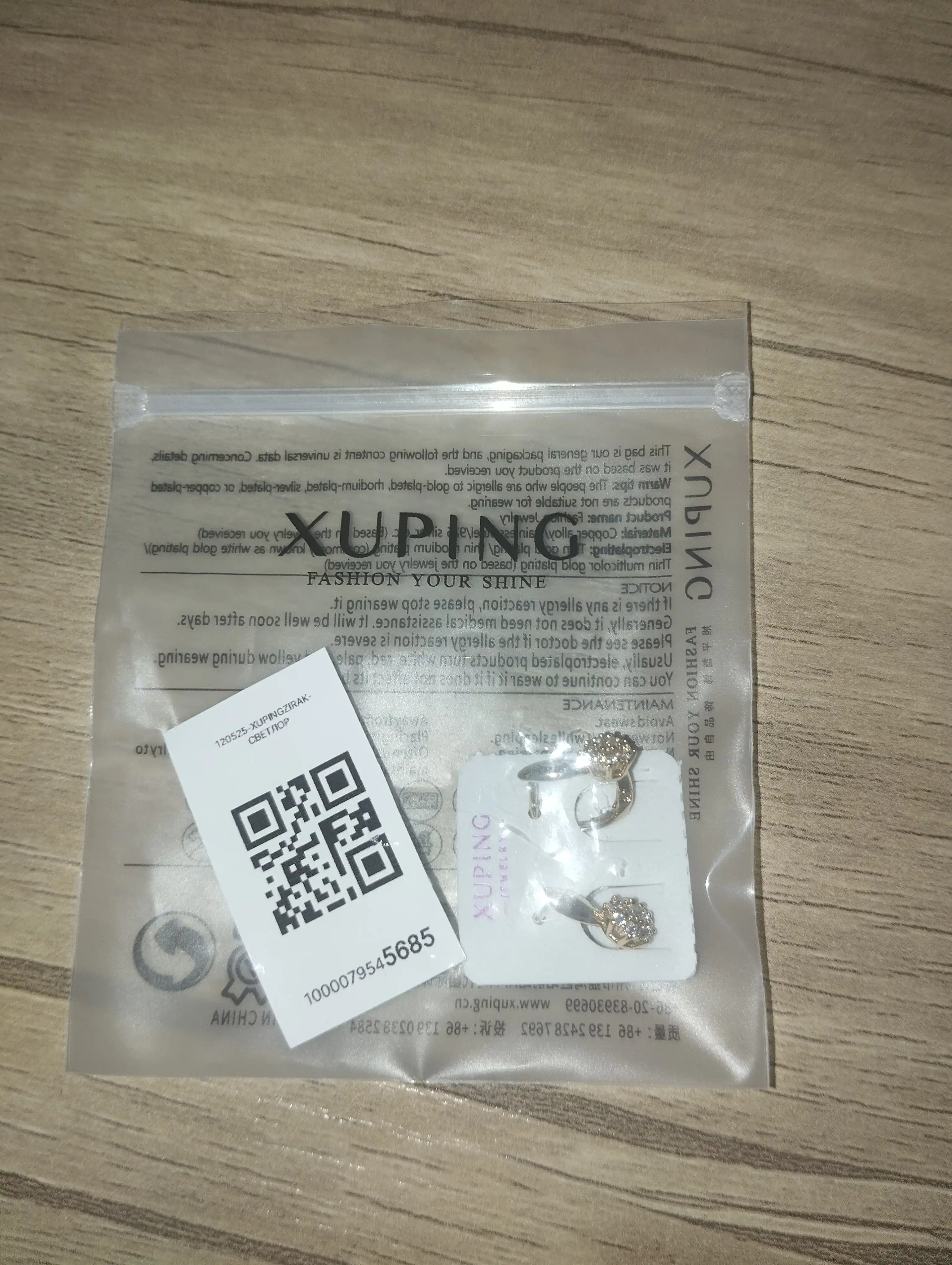 Xuping Jewelry brendining zamonaviy va nafis ziraklari