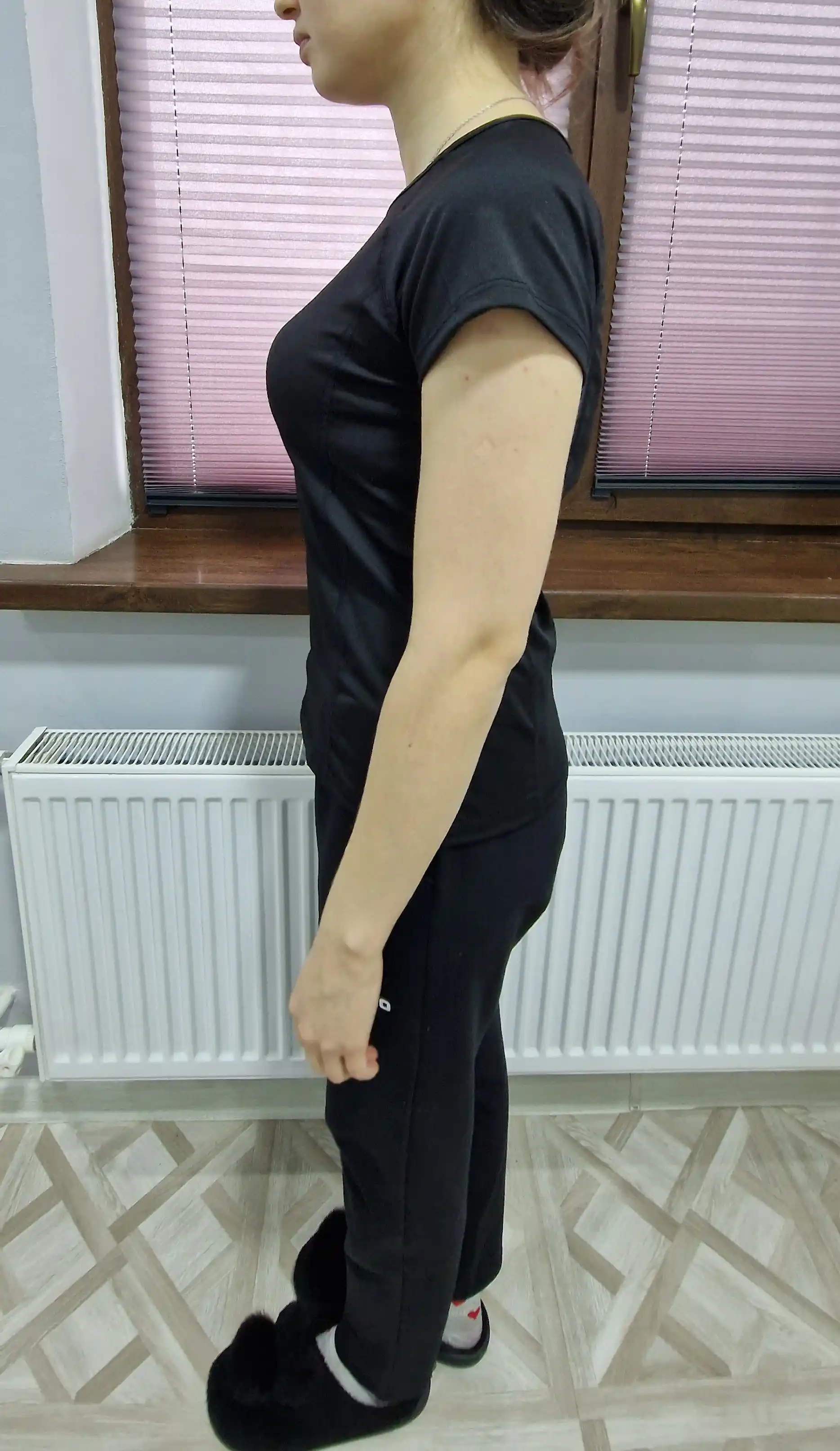Ayollar kompression futbolkasi sport va fitnes uchun qomatni tortuvchi termo top, yengil