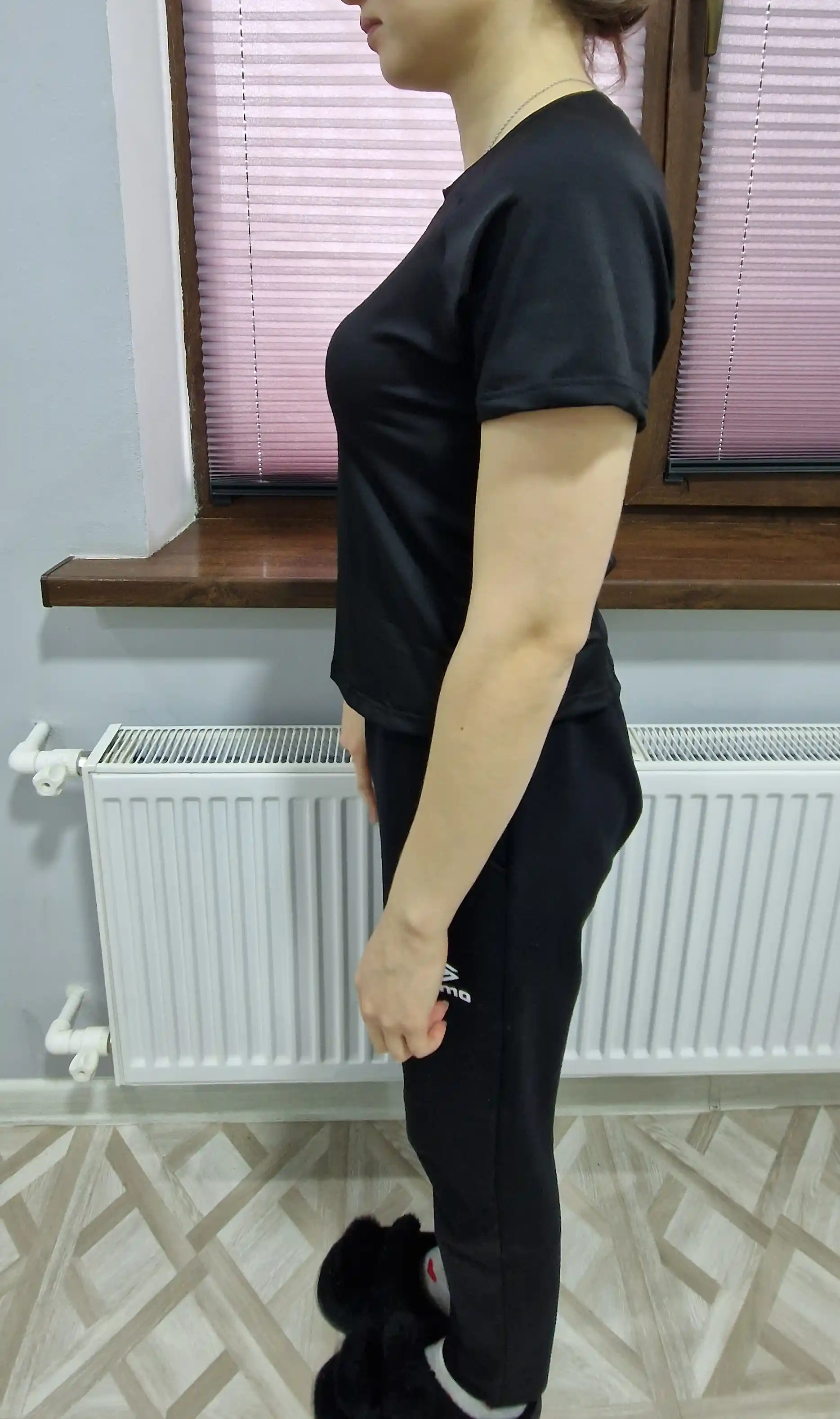 Ayollar kompression futbolkasi sport va fitnes uchun qomatni tortuvchi termo top, yengil