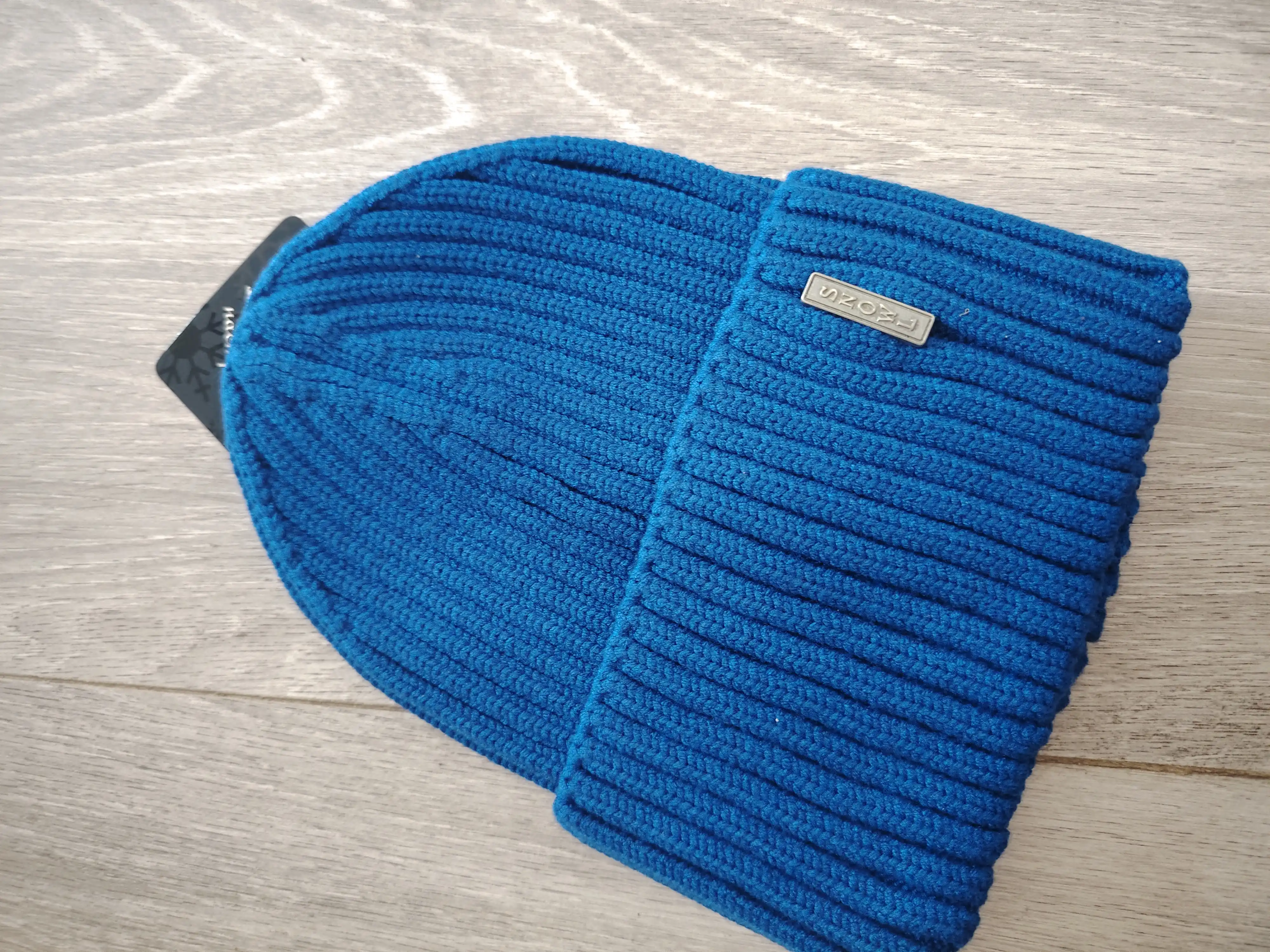 Beanie ayollar to‘qima qalpog‘i, bezakli tugmali issiq va yumshoq, qishki bosh kiyim