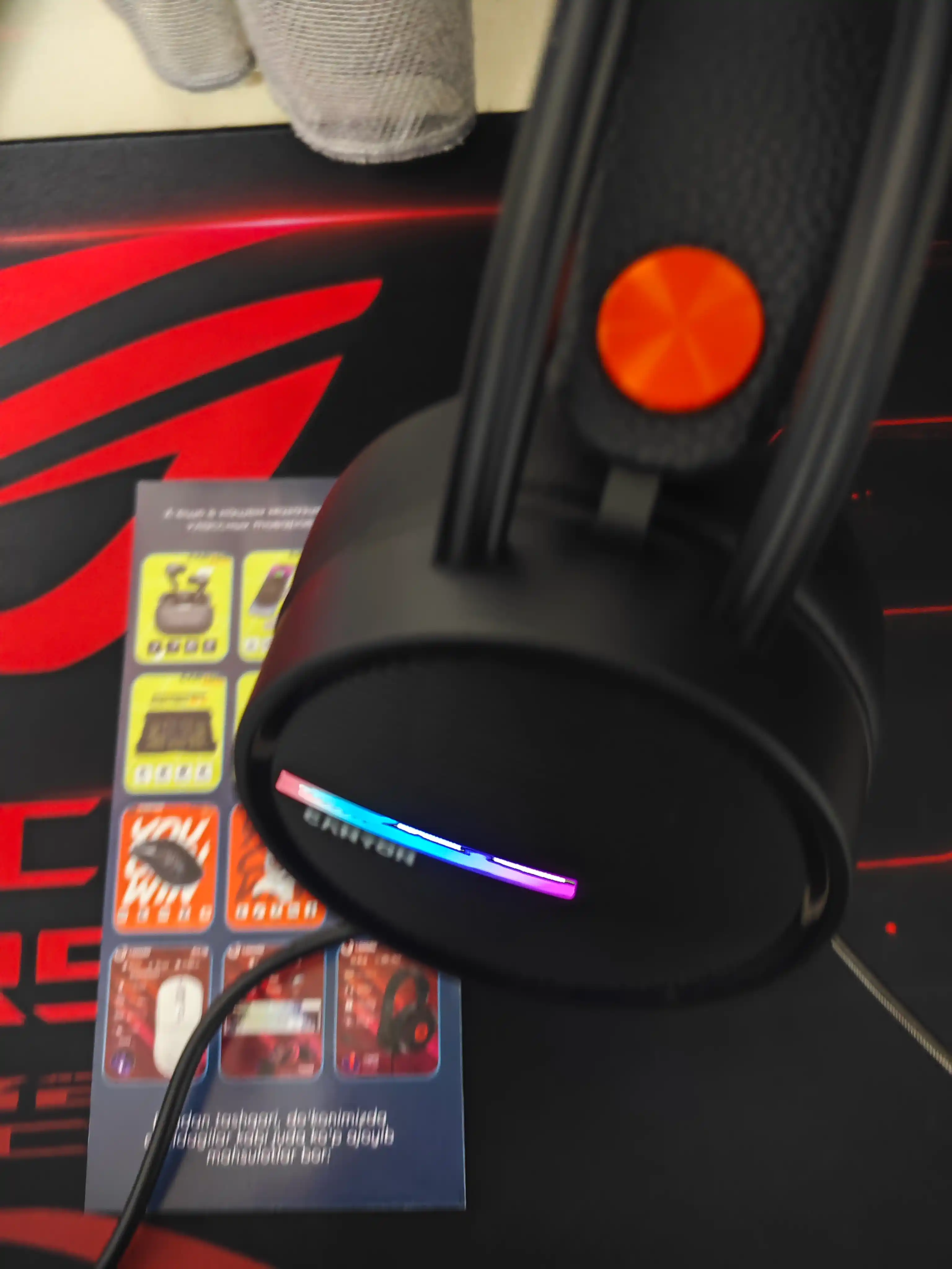 O'yin simli quloqchinlar CANYON Interceptor GH-8A, RGB yoritgich bilan