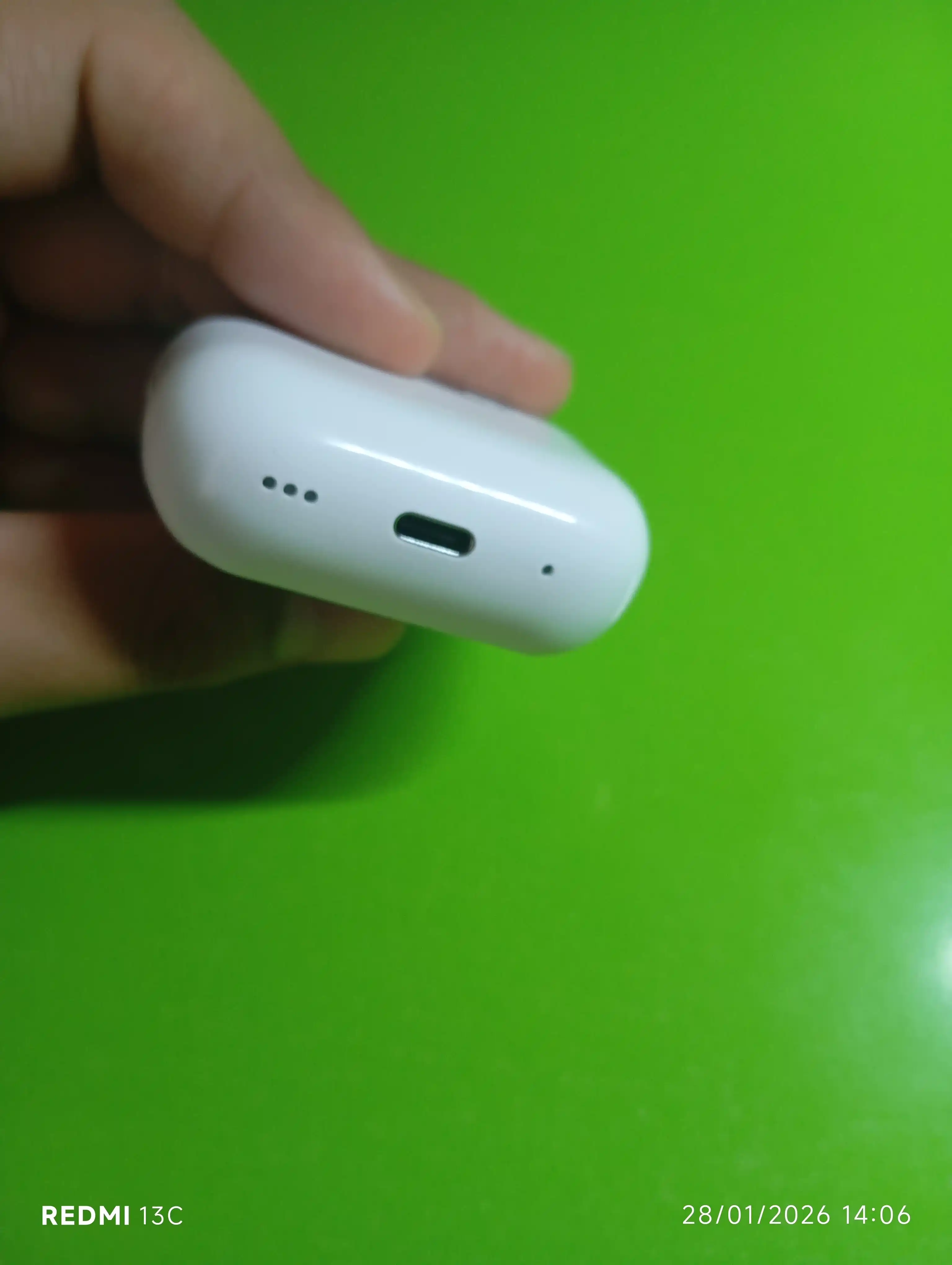 Pods 3 ScreenPods: беспроводные наушники с дисплеем для iPhone и Android