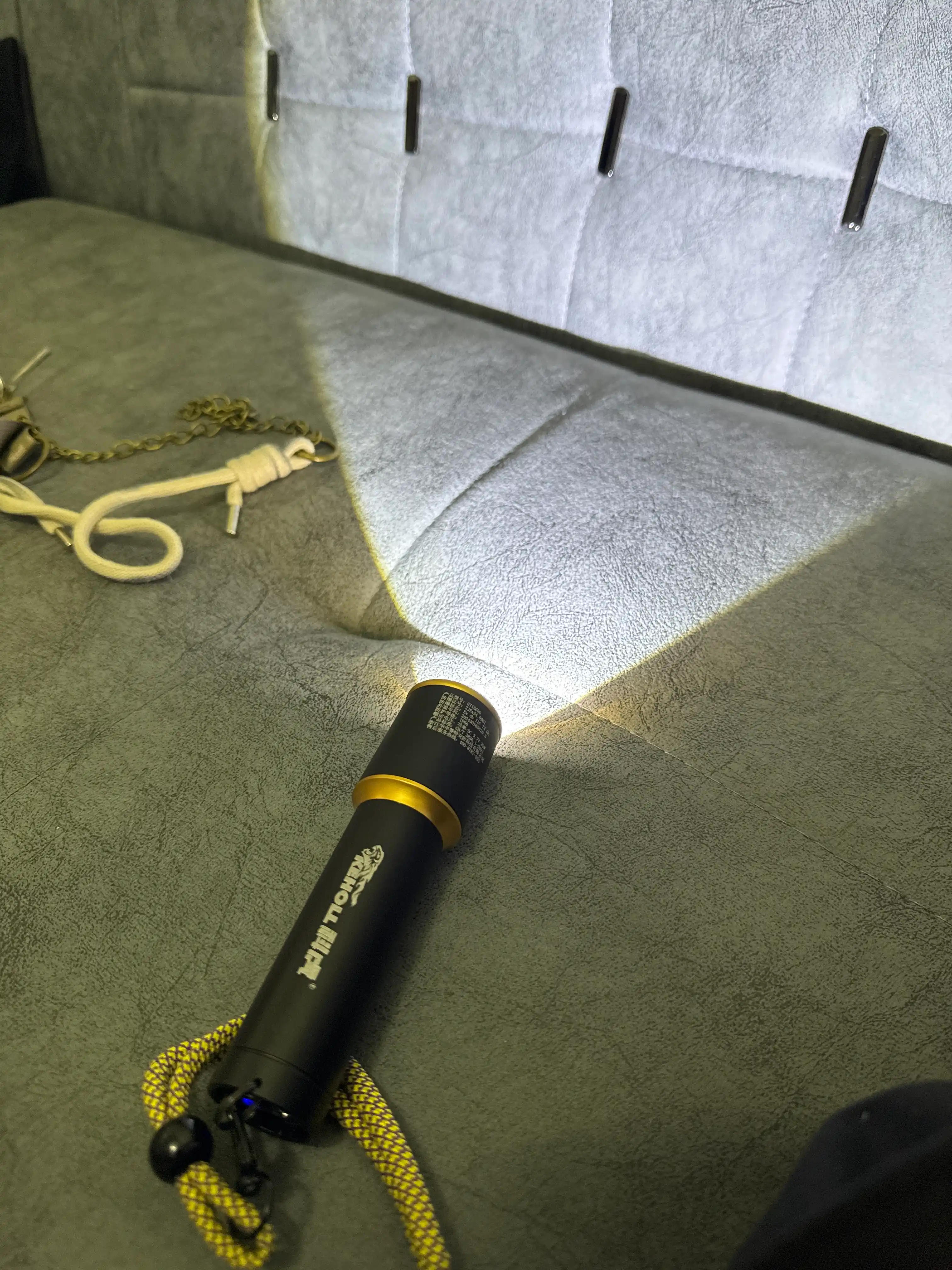 Qo'l fonari LED Fonar A11 – 6 rejim, kuchli yorug‘lik, 2800 mAh, Type-C