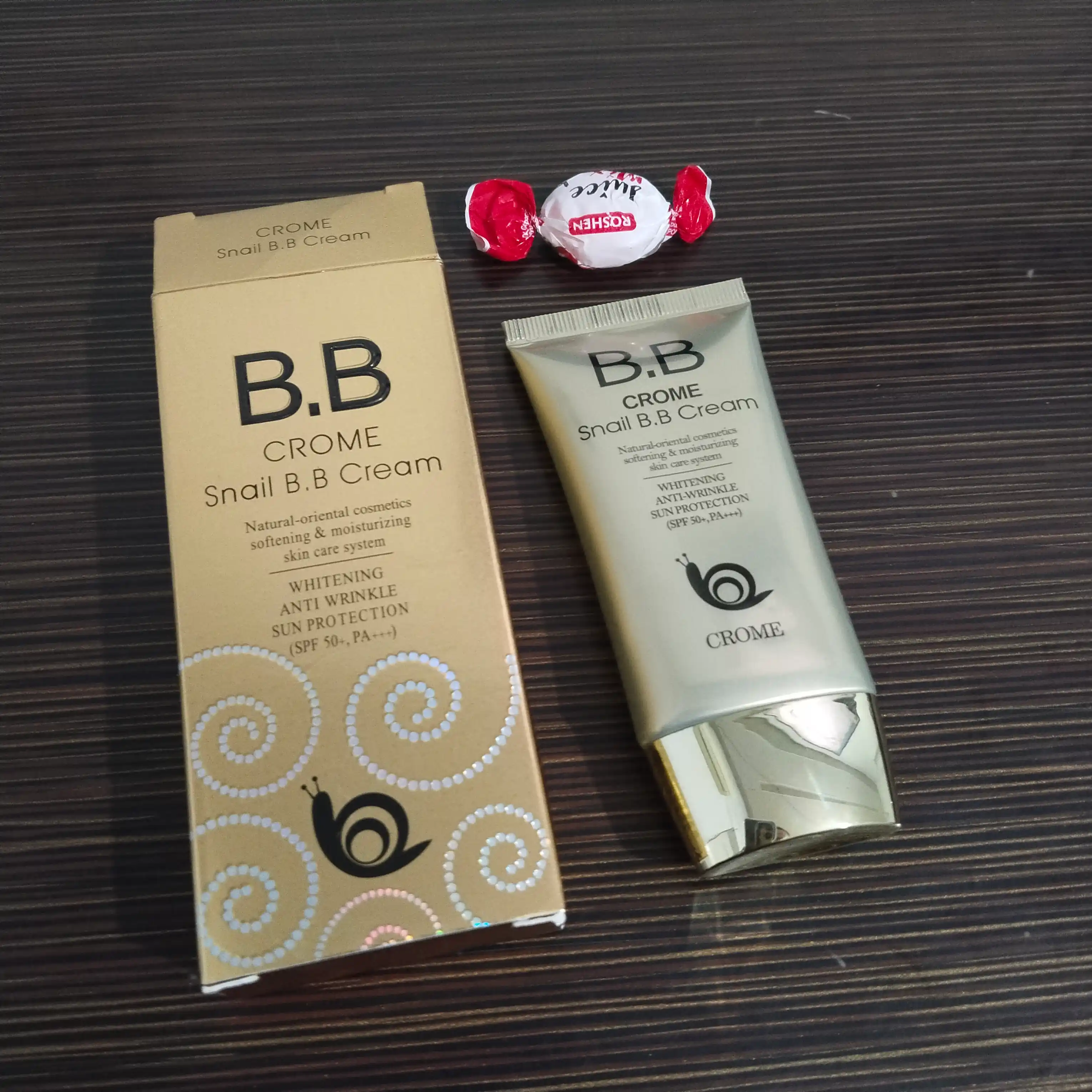 CROME SNAIL SPF50 BB-kremi, makiyaj uchun ko‘p funksiyali oqartiruvchi asos, 50 ml