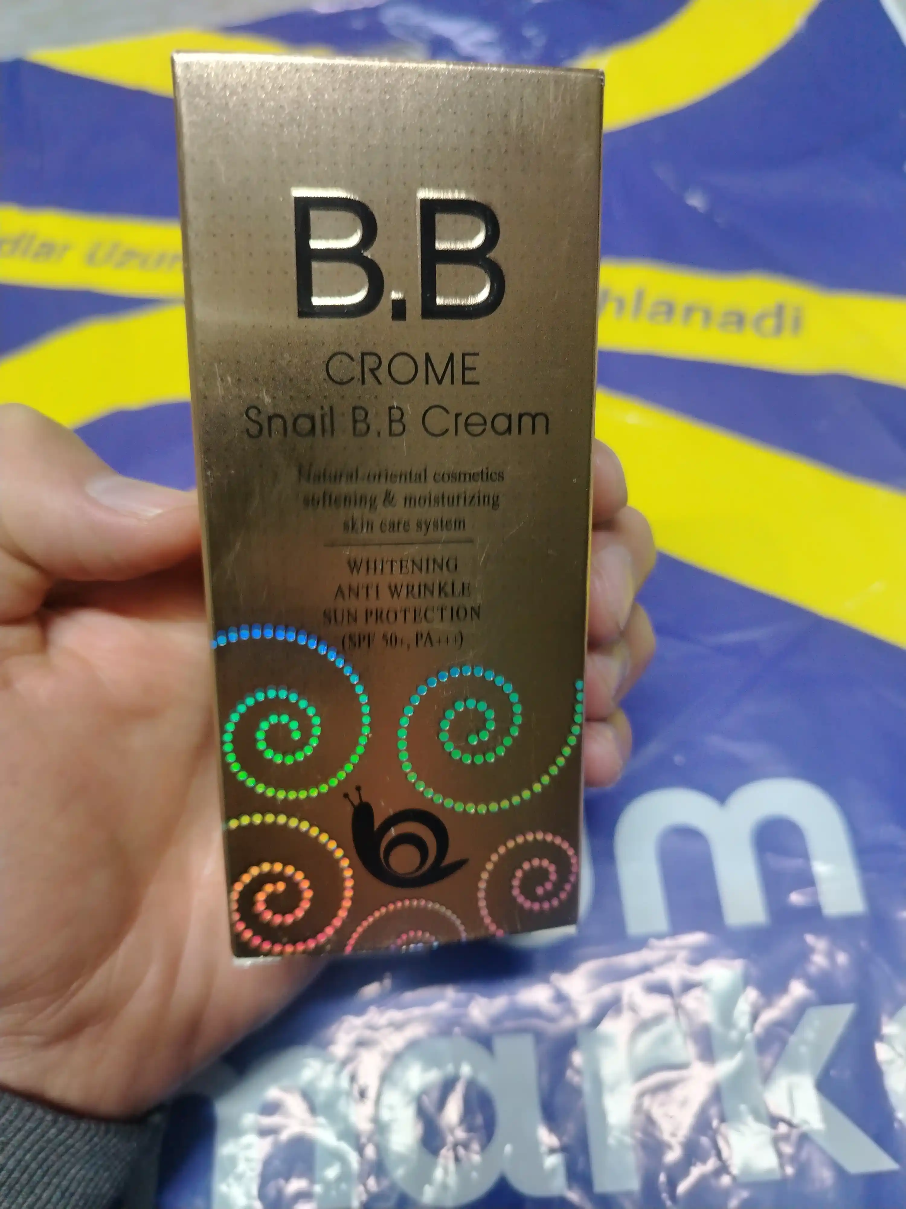 CROME SNAIL SPF50 BB-kremi, makiyaj uchun ko‘p funksiyali oqartiruvchi asos, 50 ml