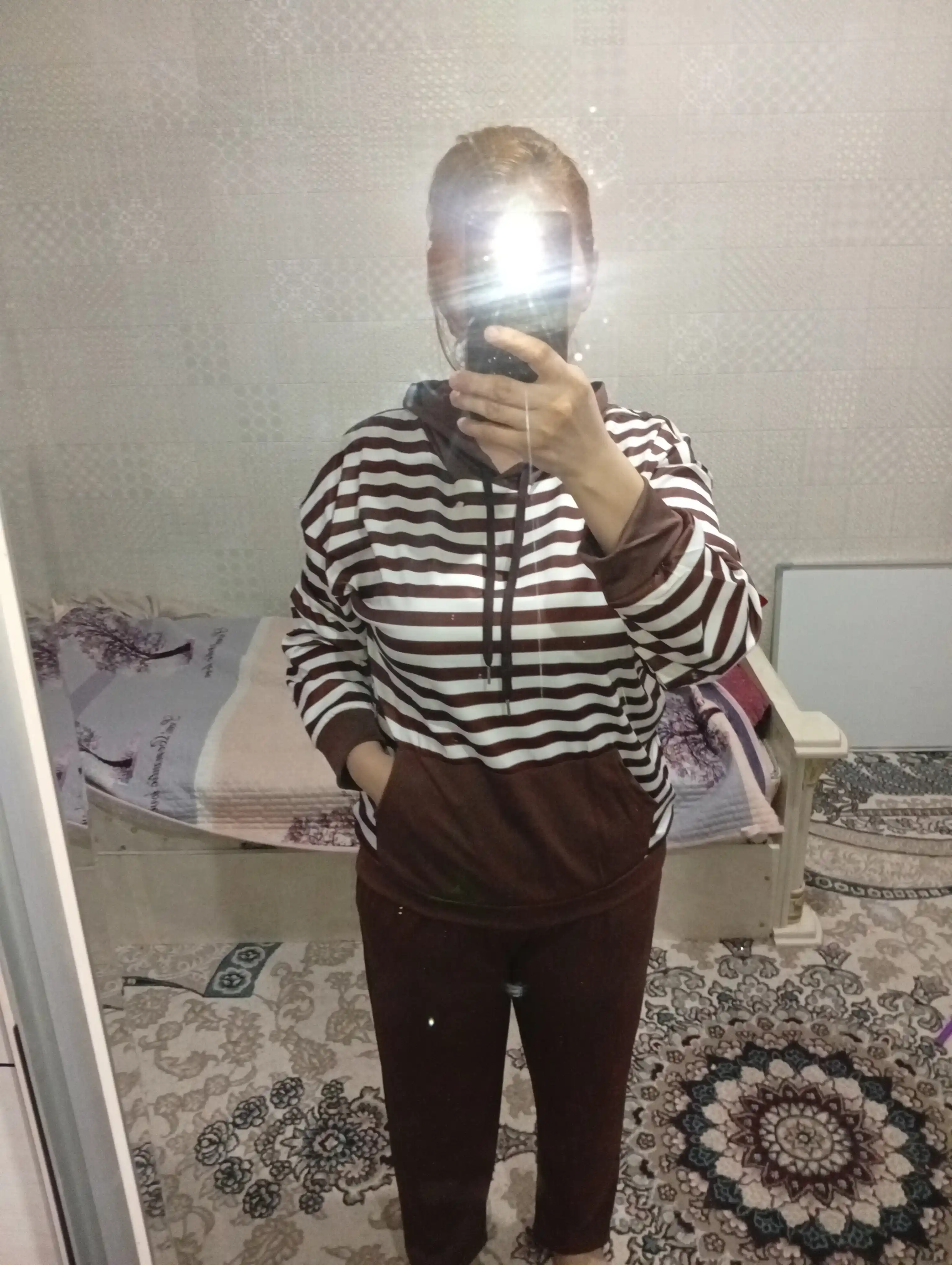 Ayollar uchun sport kostyum 2 tasi 1 da, xudi + shimlar