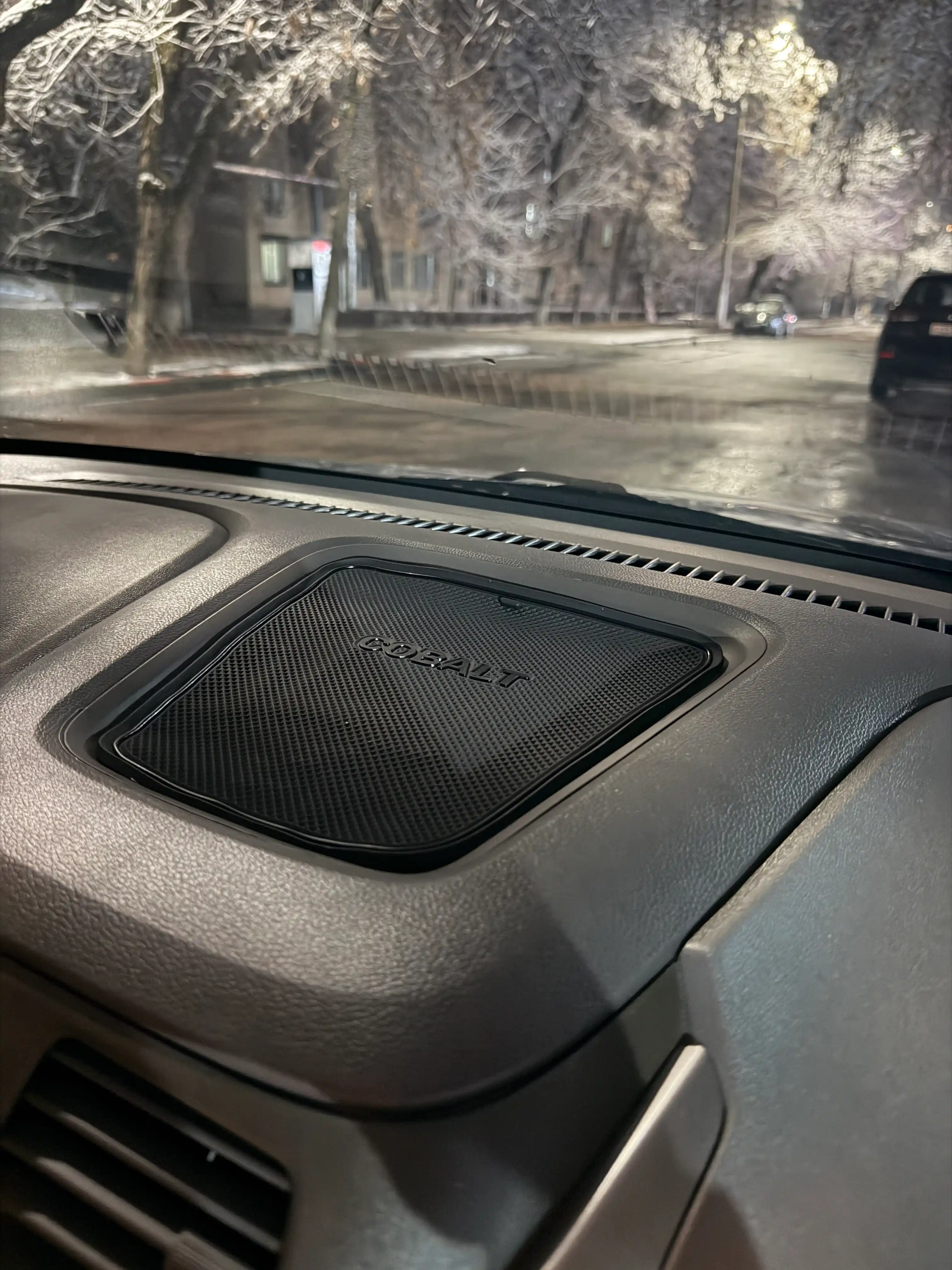 Резиновые подушечки на торпеду для Chevrolet Cobalt
