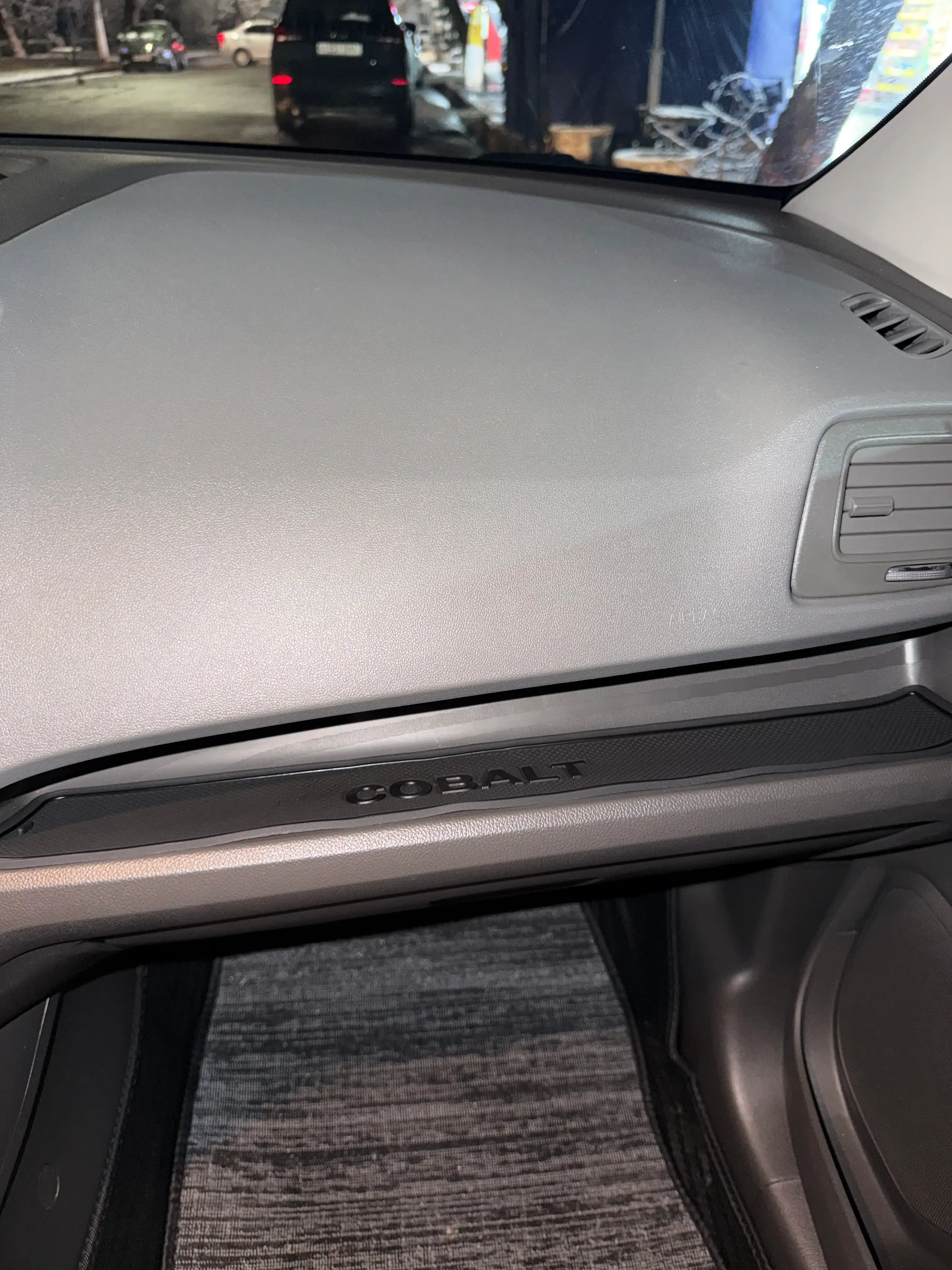 Резиновые подушечки на торпеду для Chevrolet Cobalt