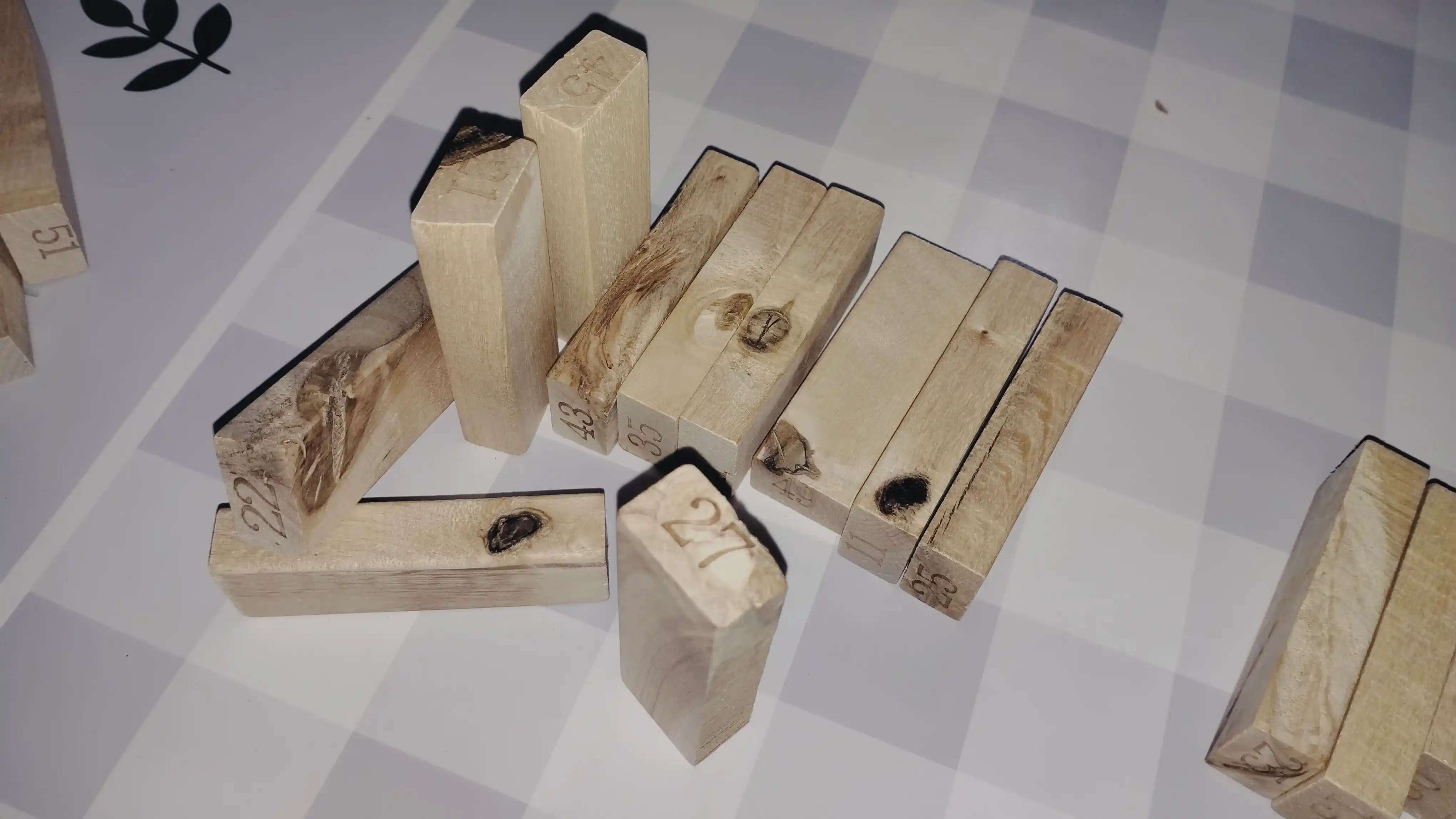 Stol o'yini Jenga, Qulayotgan minora, do'stlar va oila uchun