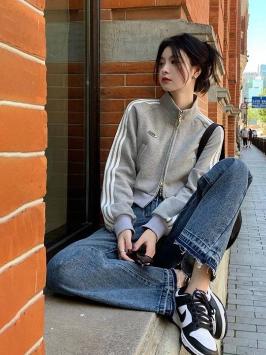 Qisqa fermuarli ayollar sport koftasi - EllyFashion