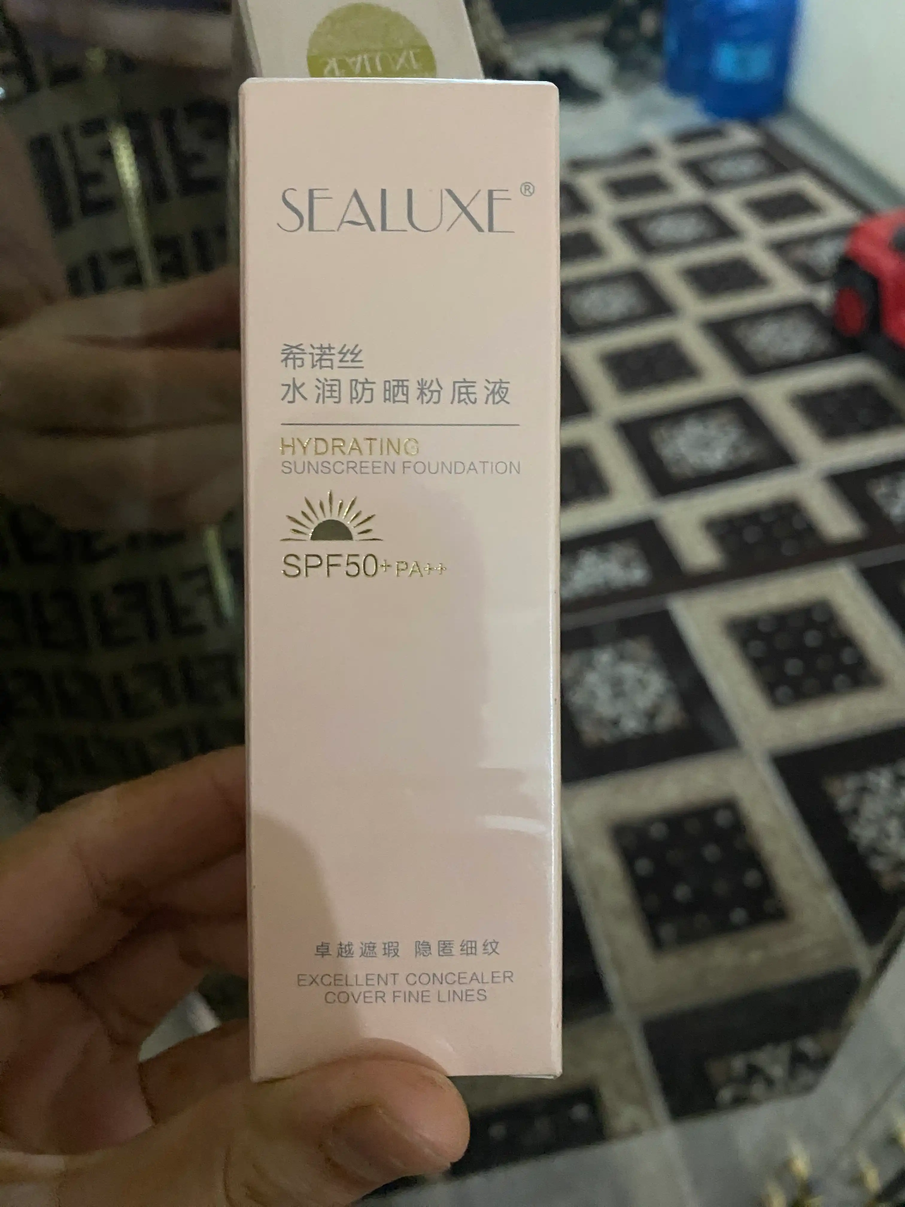 Sealuxe SPF50+ quyoshdan himoyalovchi namlantiruvchi tonal krem