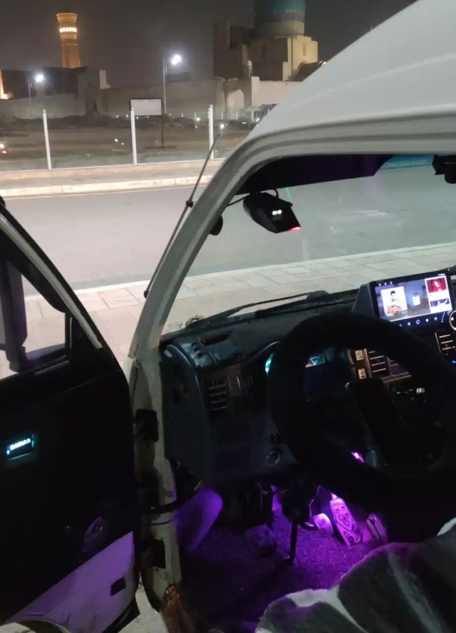 Светодиод для внутренних ручек дверей, освещение салона автомобиля, 4 в 1