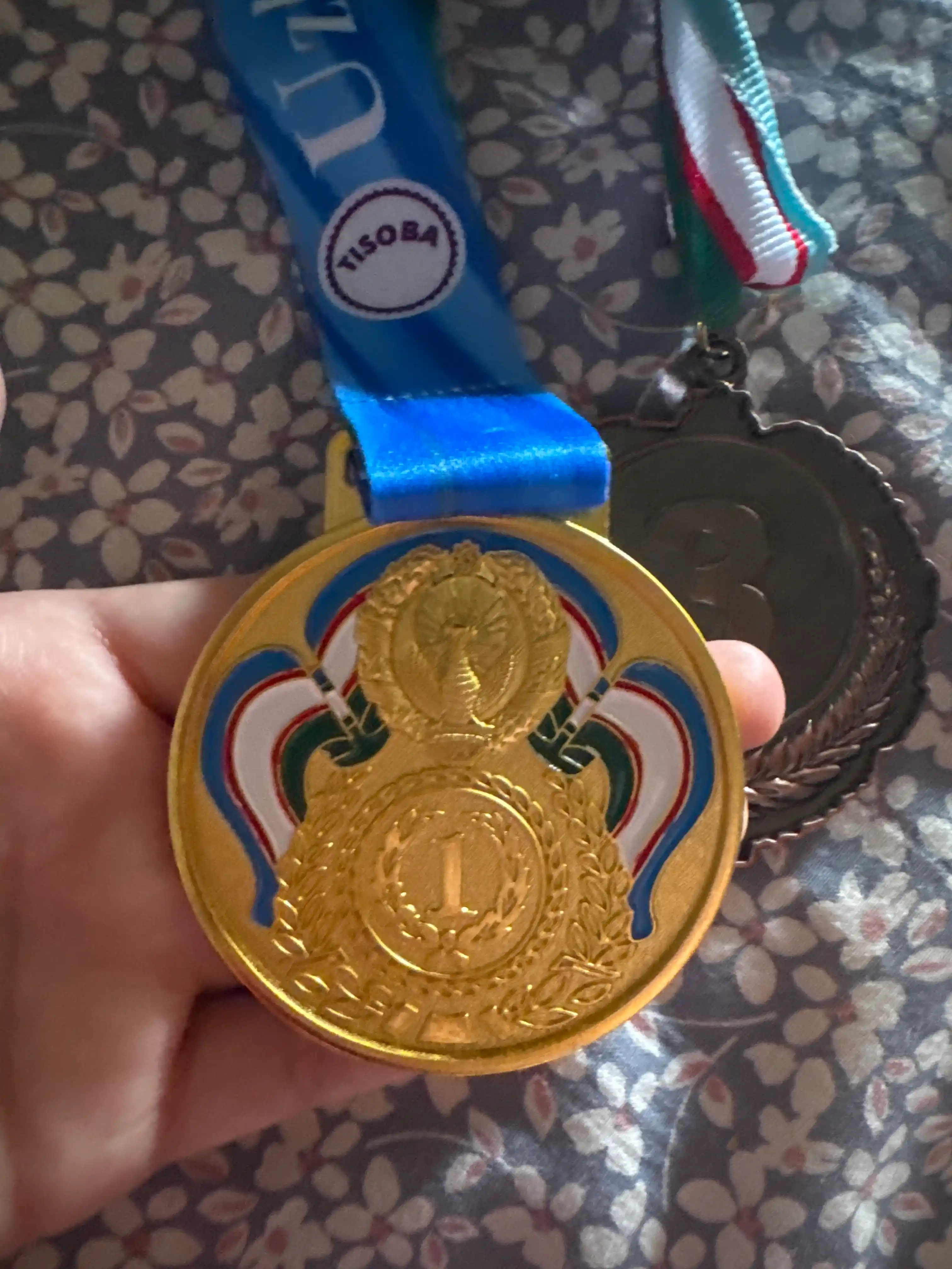 Chegirmada Ulgurib Qoling! Goliblik Medali, medal, Lentadagi metalli medal, 1-o'rin oltin