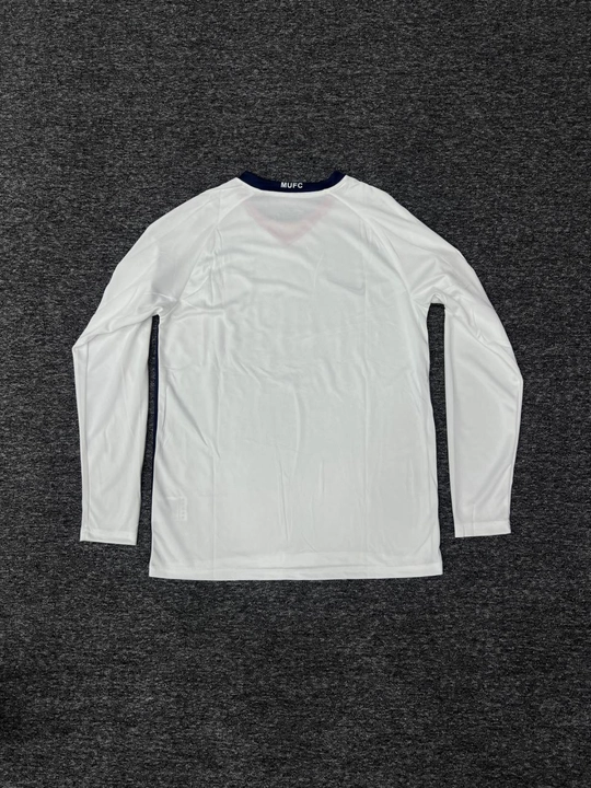 Retro futbol formasi