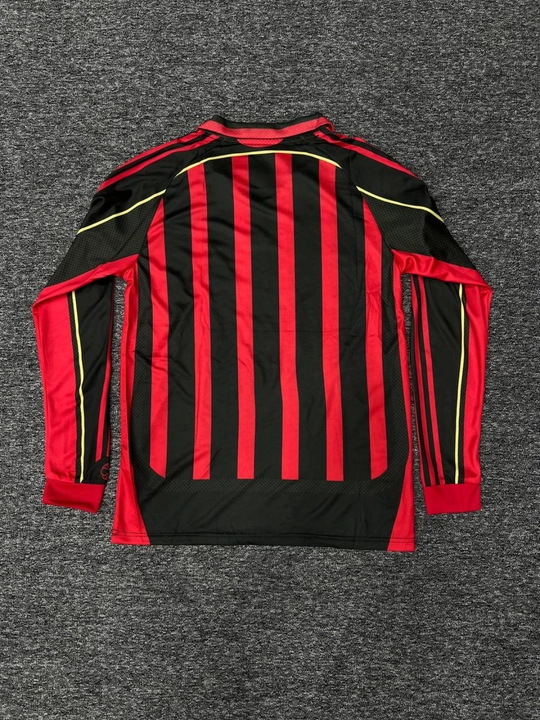 Retro futbol formasi