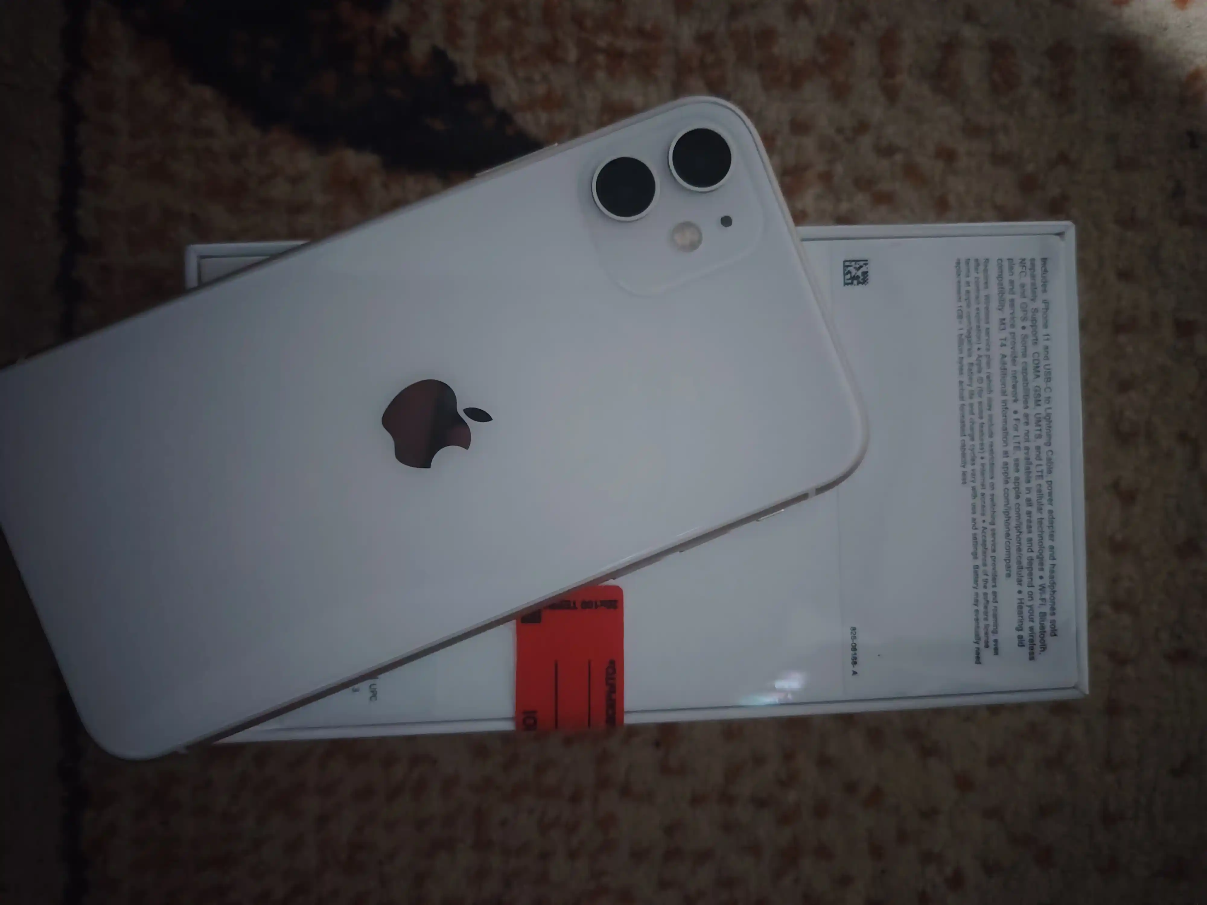 Смартфон Apple iPhone 11, 128, 256 ГБ Sim+Esim, чехол и стекло в подарок