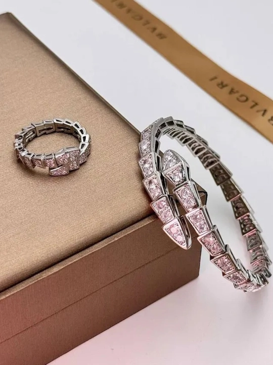 Bvlgari uslubidagi taqinchoqlar to‘plami: ilon shaklidagi bilaguzuk va uzuk
