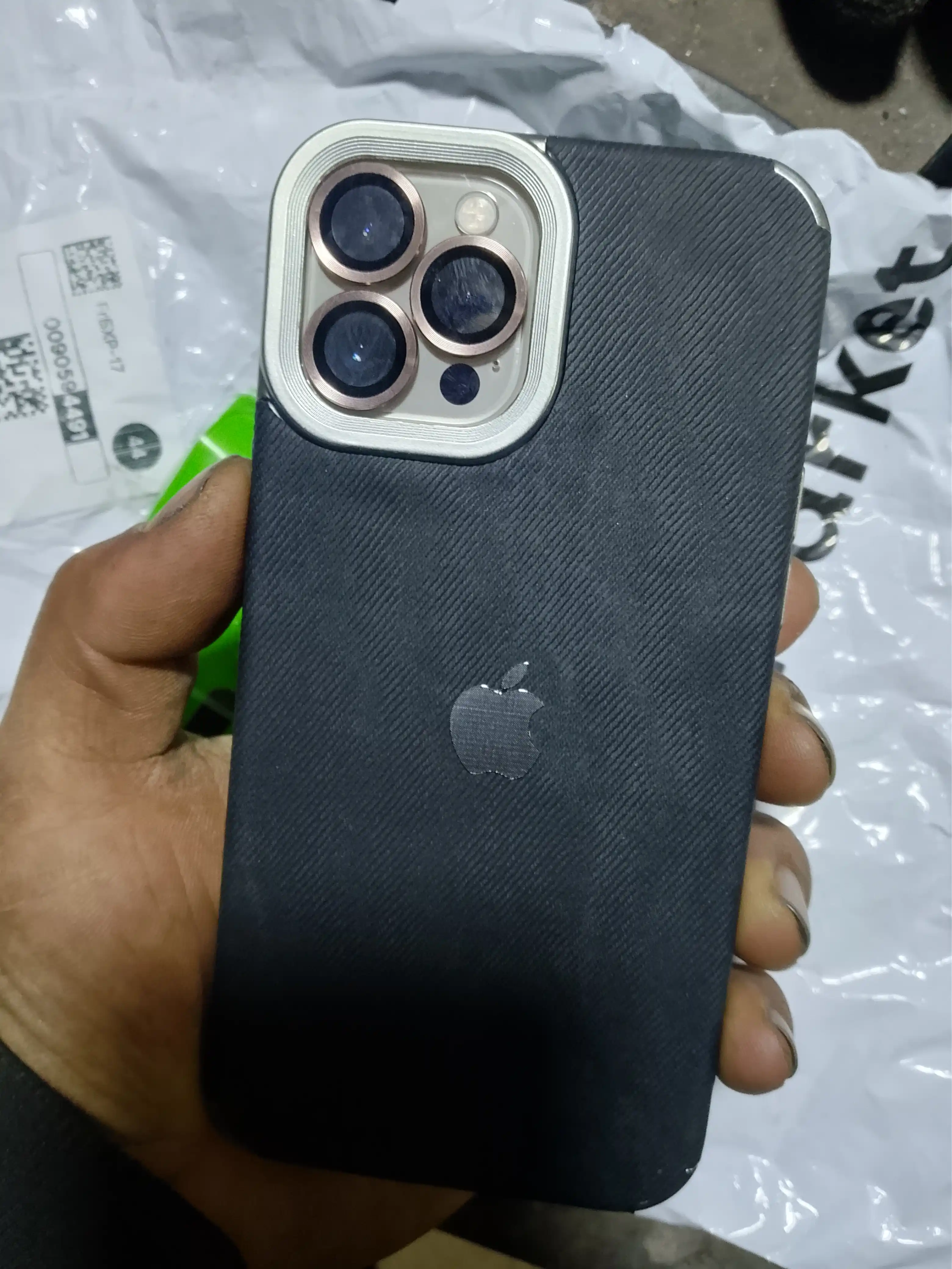 Chexol iPhone uchun 11, 12, 13, 14, 15, 16, 17, Pro, Plus, Pro max